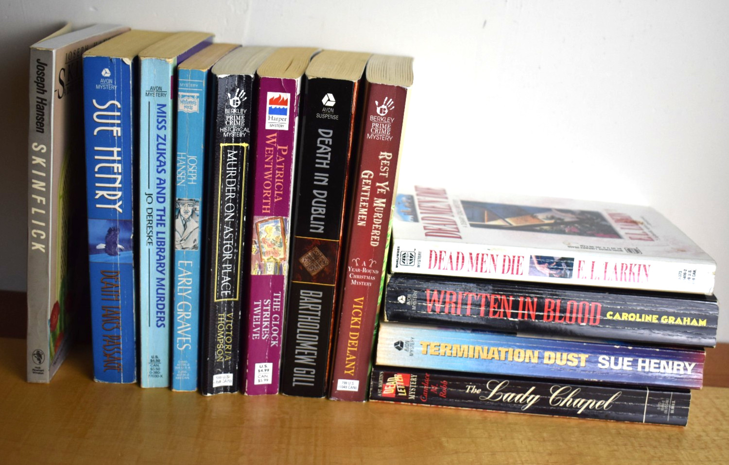 Lot of 12 Cozy Mystery Paperbacks Mixed Authors