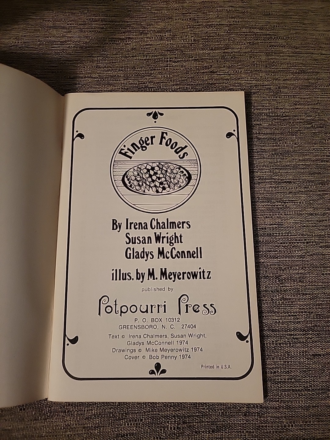 Finger Food By Irena Chalmers Vtg Recipe Booklet 1974 Potpourri Press 1970s
