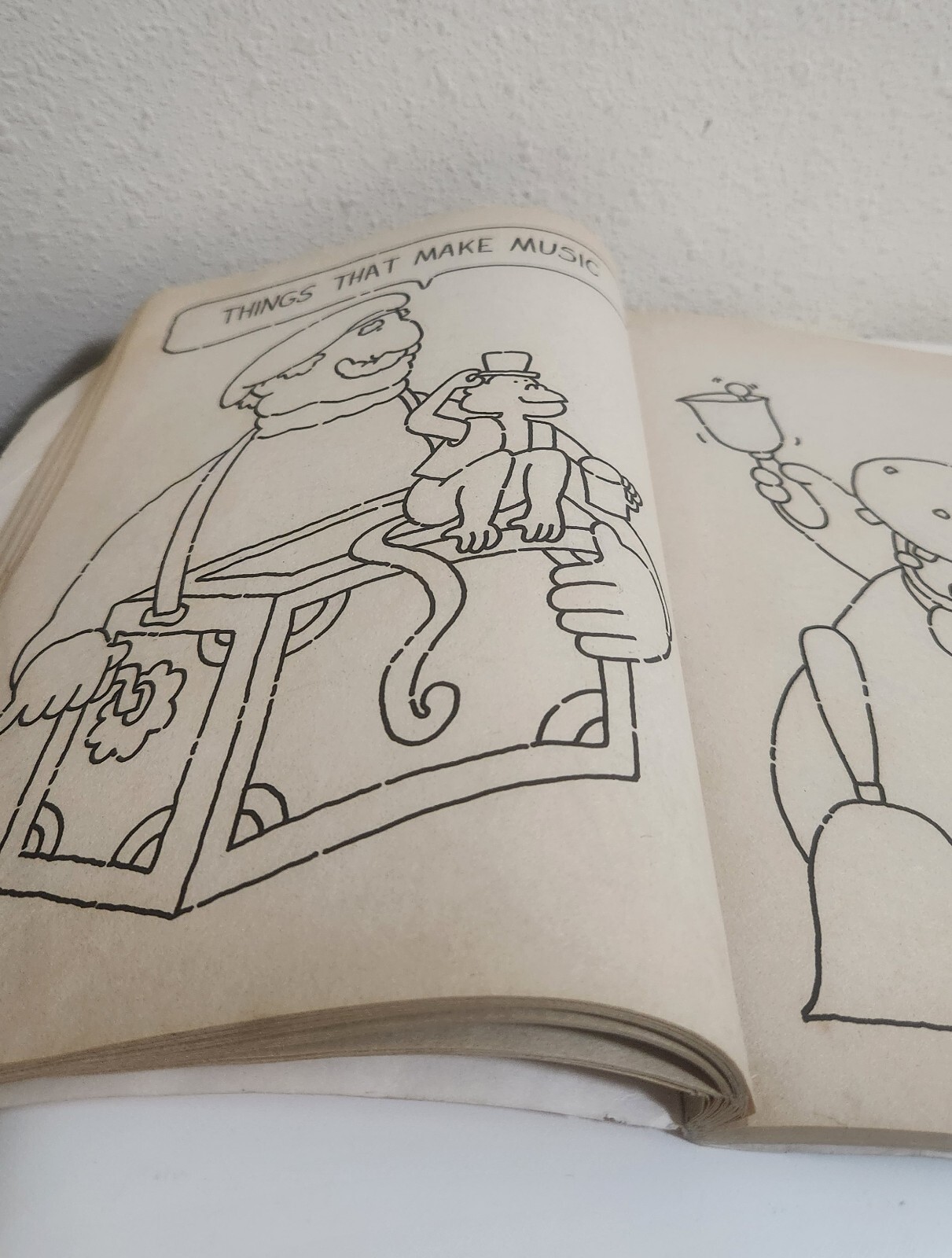 1988 “All Kinds of Things” Giant Coloring Book by Golden Books •86 Good Pages 6-