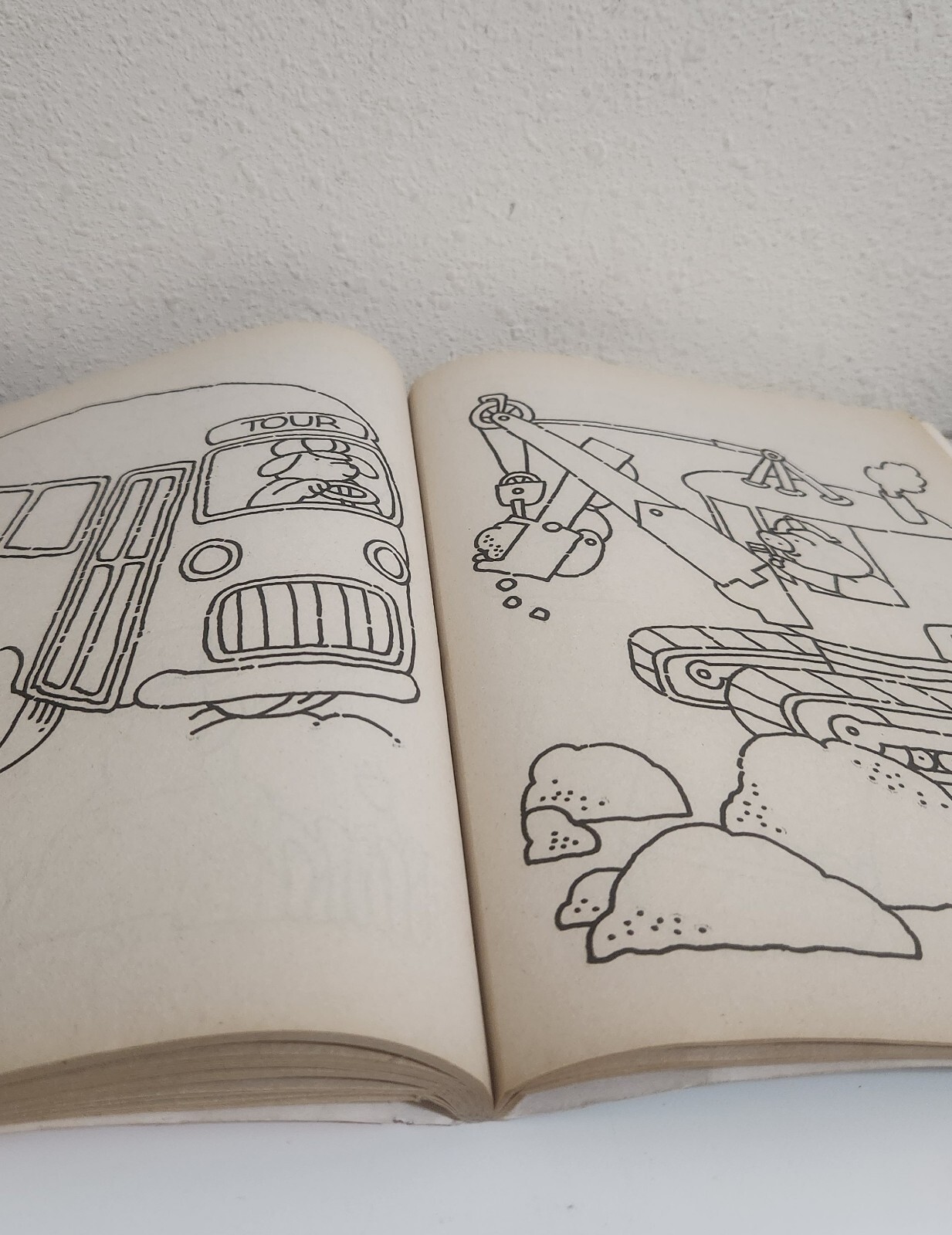 1988 “All Kinds of Things” Giant Coloring Book by Golden Books •86 Good Pages 6-