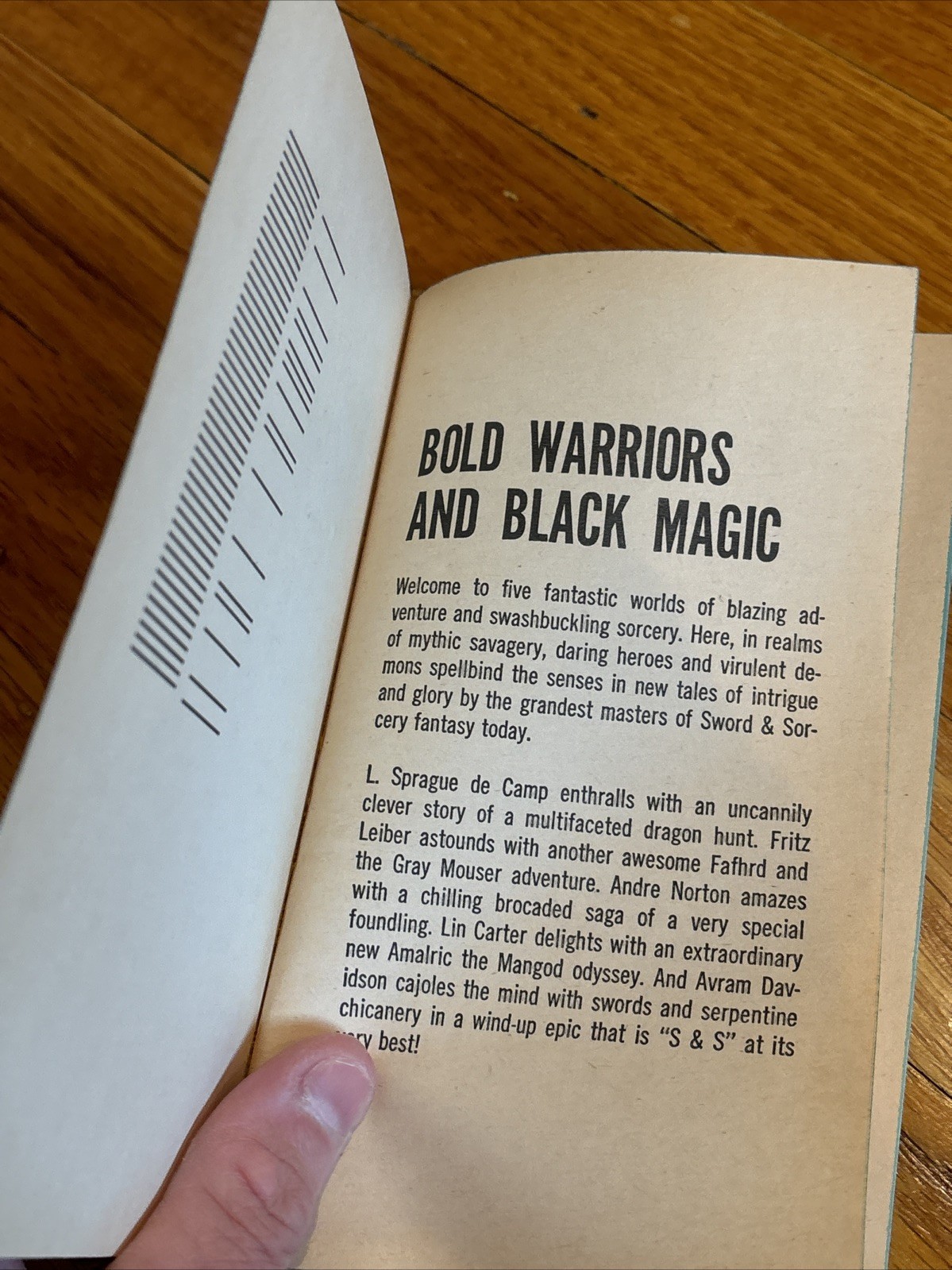WARRIORS AND WIZARDS FLASHING SWORDS # 3 BOOK DELL 1976 FIRST PRINTING