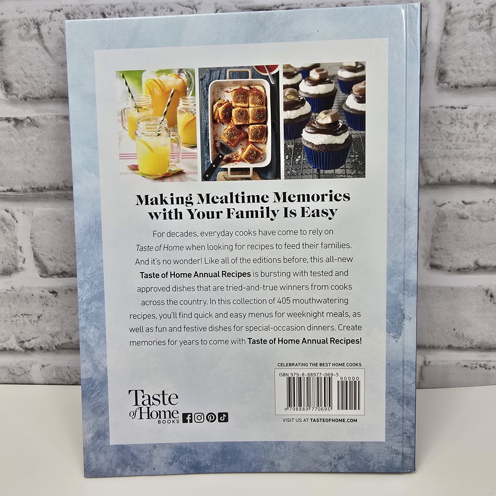 Taste of Home Annual Recipes 2025 Cookbook Hardcover Family Meals Cooking Ideas