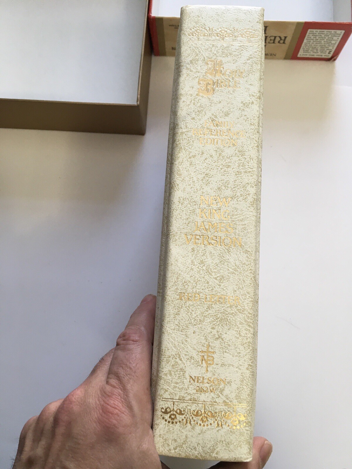 Nelson Family Reference Bible KJV Nelson 253W Padded Hardcover with Box