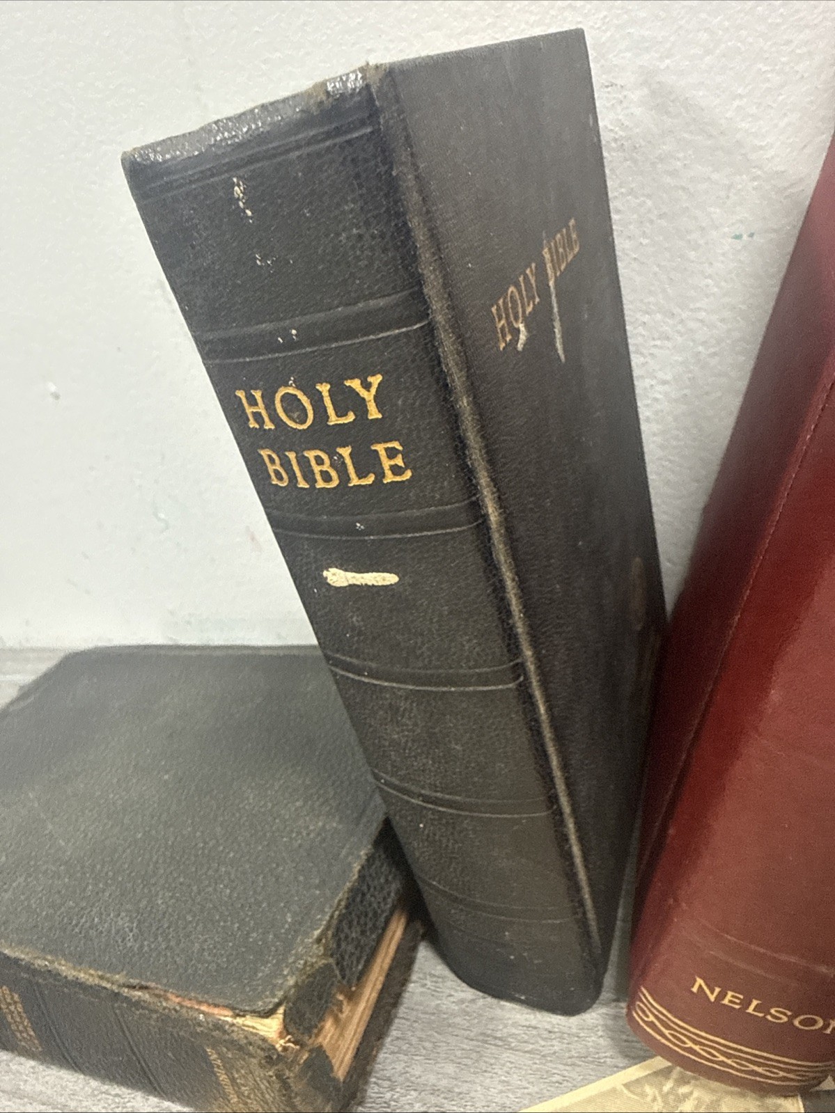 Bibles Mixed Lot VTG Antiques Old Worn 1929 RSV ASV References Gold Edge