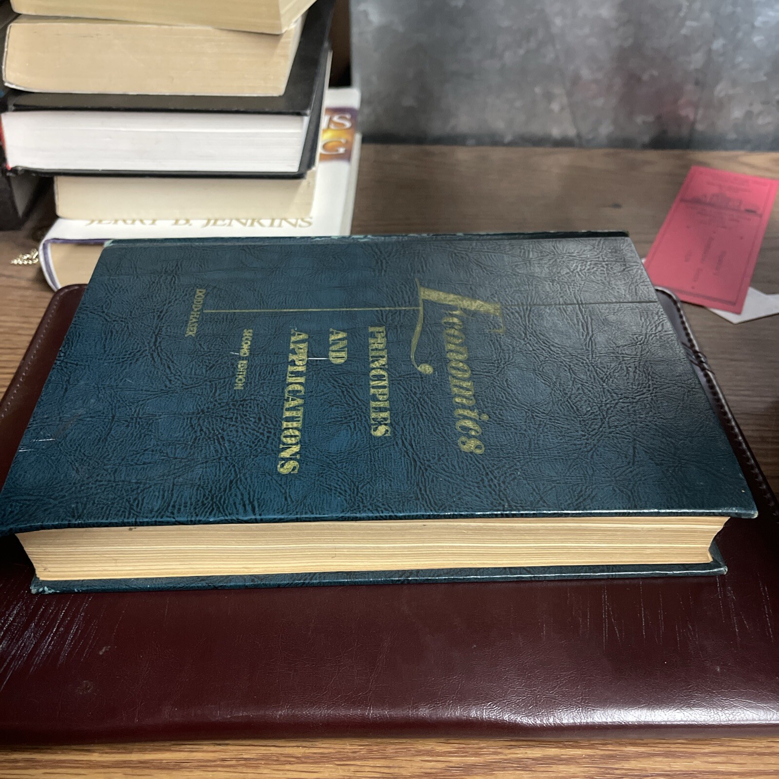 Econmics Principles And Application Second Edition. Dodd Hasek