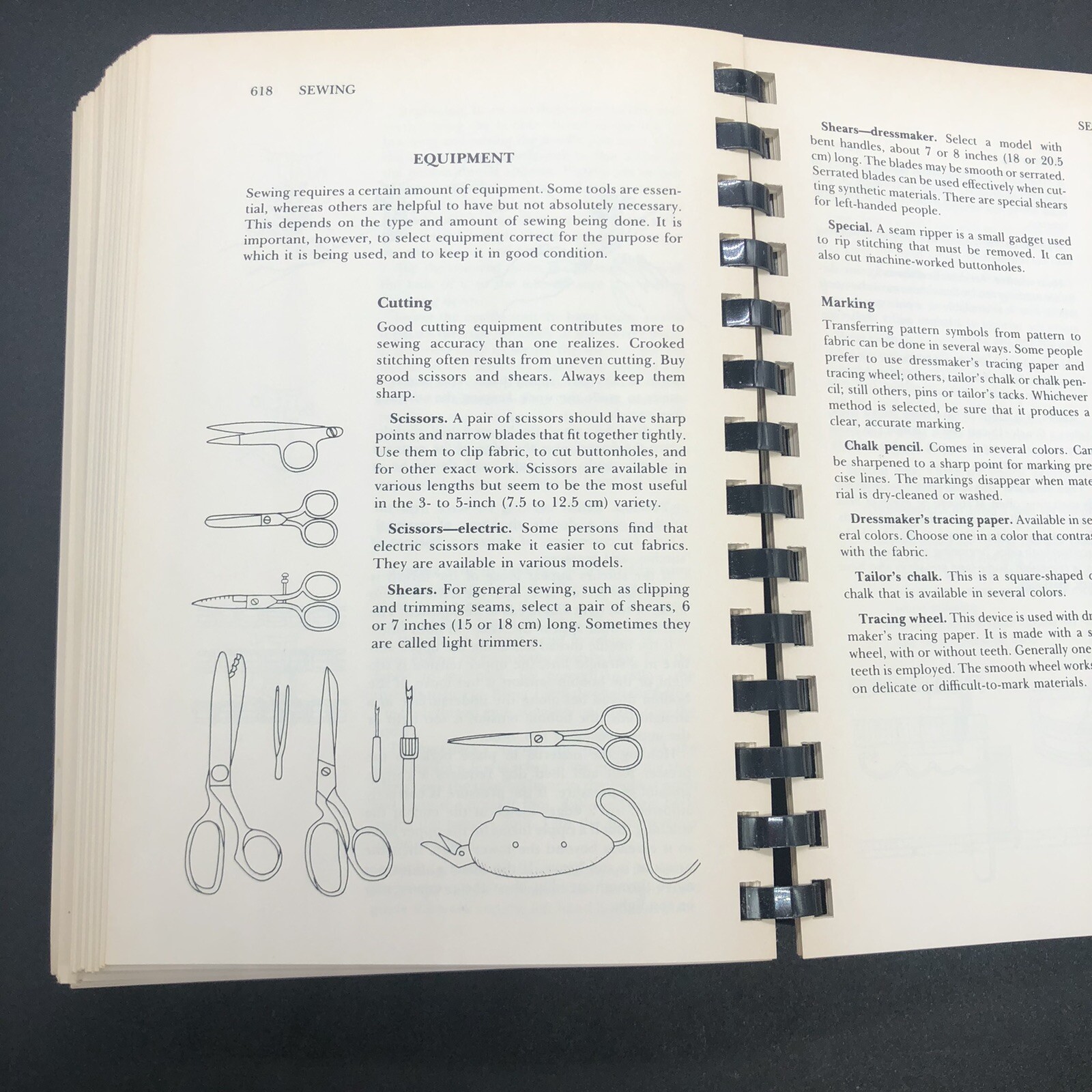 The Complete Encyclopedia of Stitchery Spiral Bound Mildred Graves Ryan 689 Page