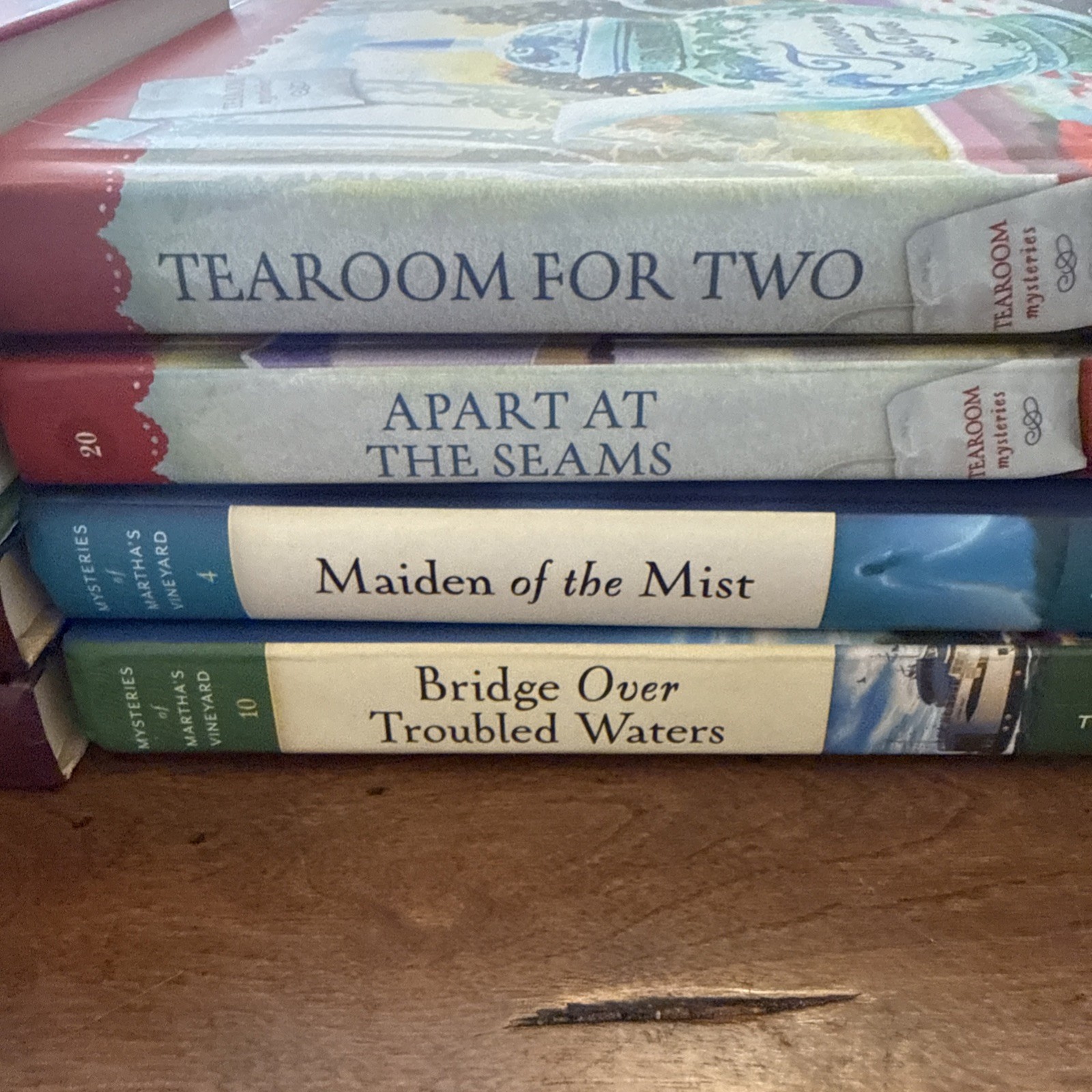 Lot of 9 Hardcover Guideposts Mysteries Martha’s Vineyard Amish Inn Tearoom