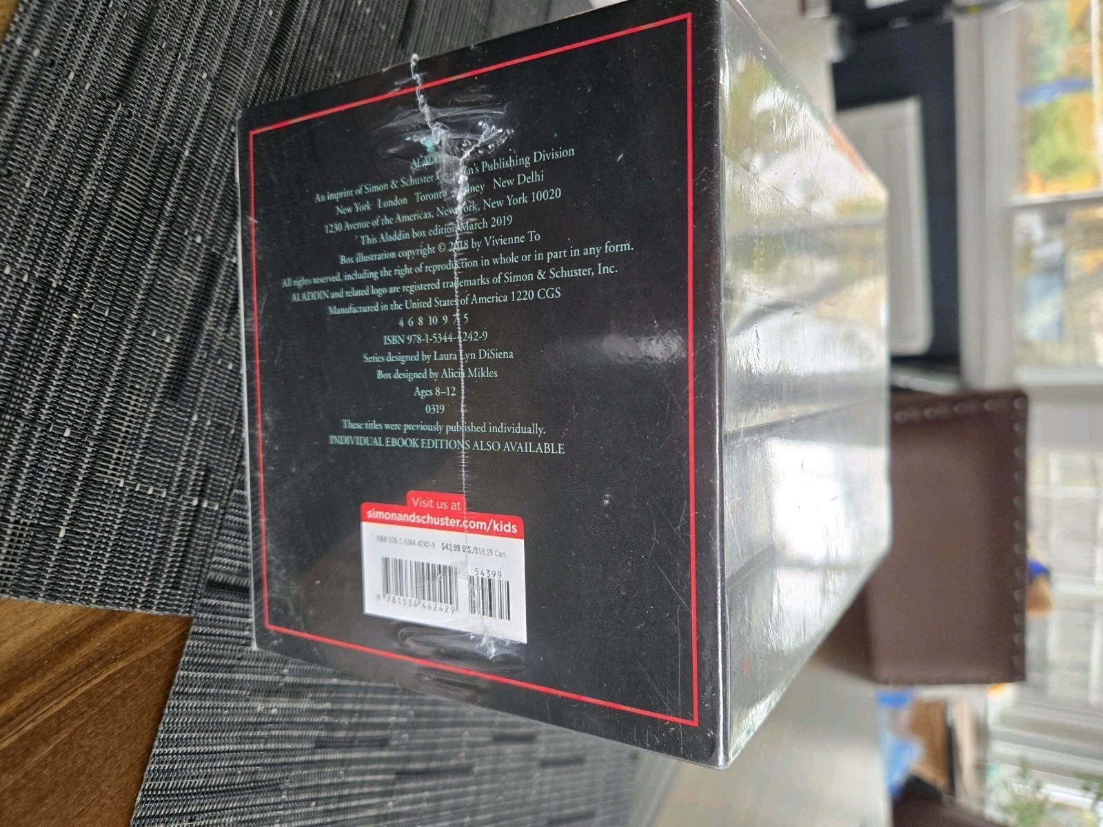 New Sealed Complete Box set The Story Thieves By James Riley