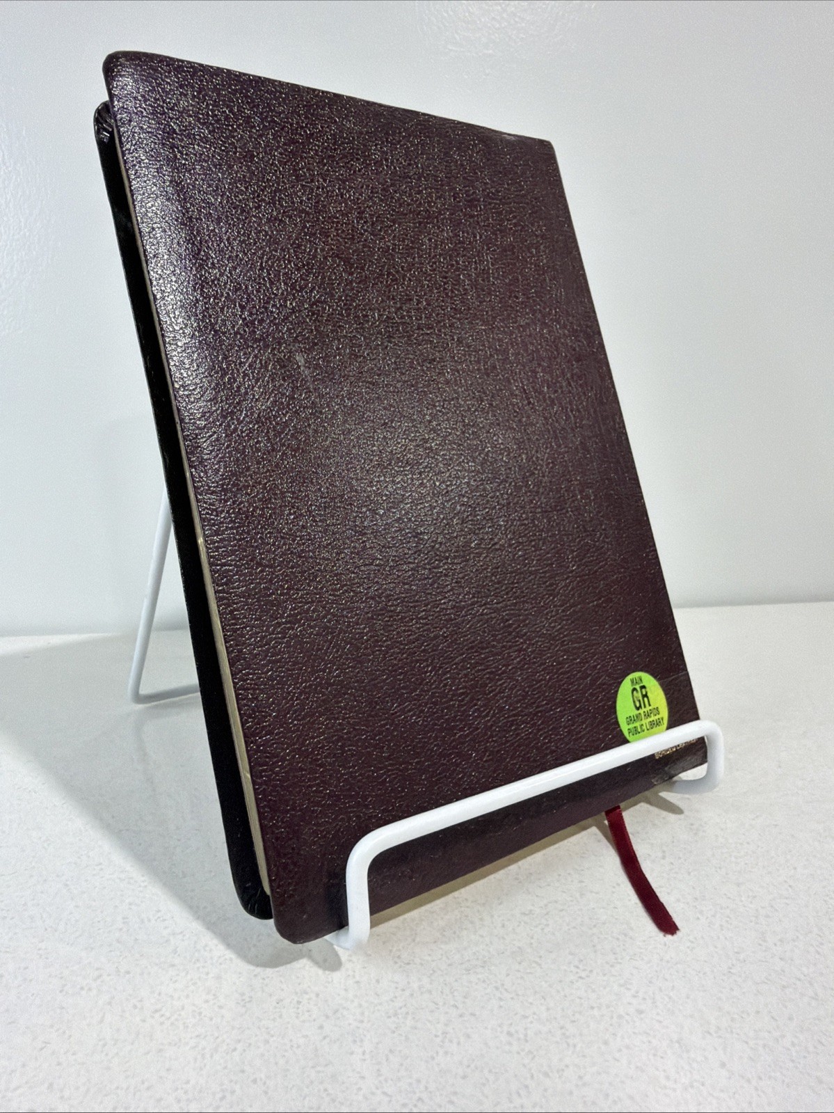 Holy Bible Tyndale Slimline Reference Edition ~ 2004 Bonded Leather Burgundy NLT
