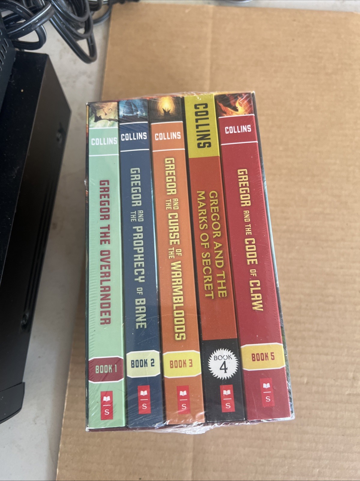 GREGOR THE UNDERLAND CHRONICLES – 5 SUZANNE COLLINS SOFT COVER BOOKS BOX SET-LOT