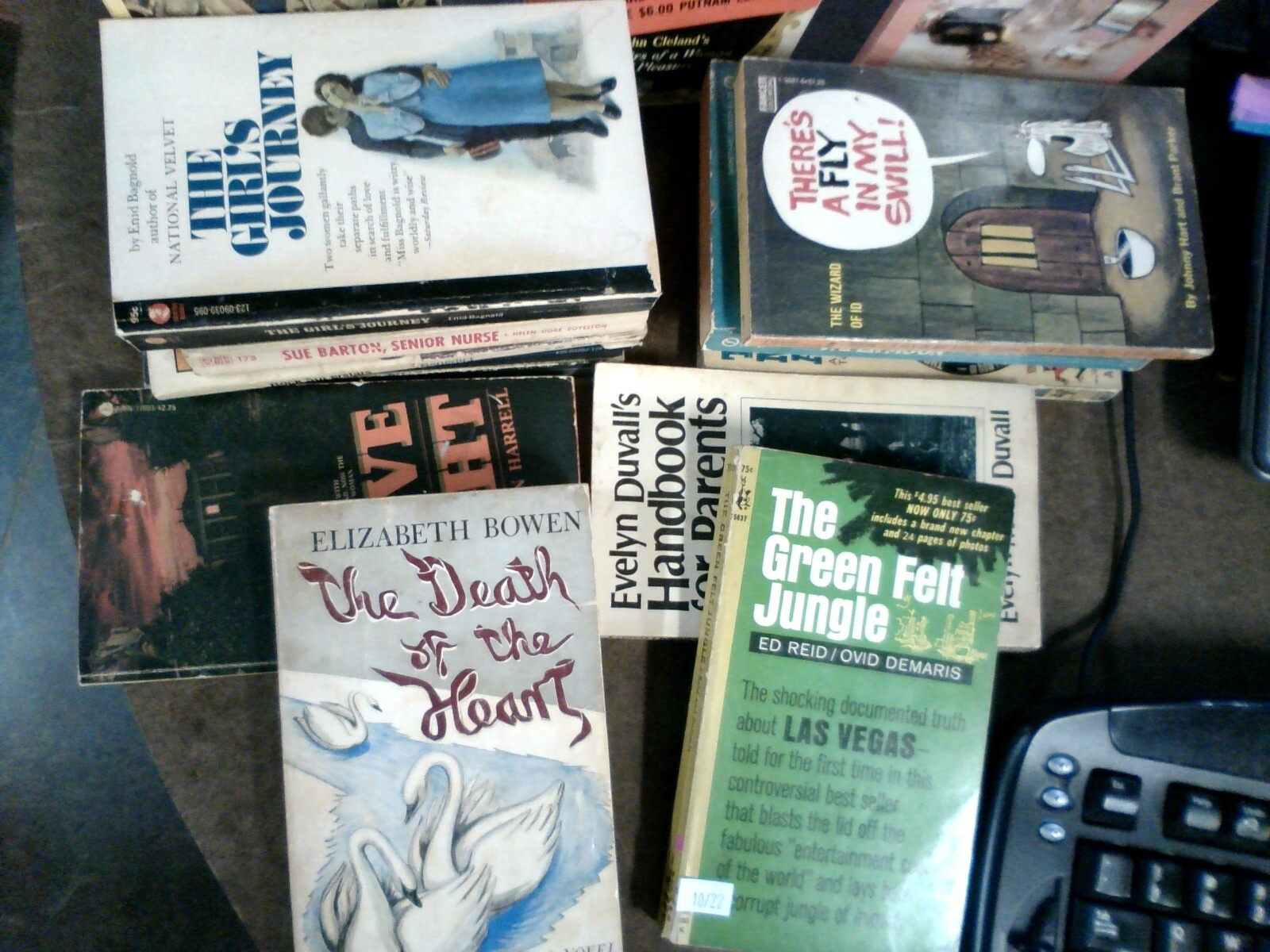 Vintage Paperbacks var genre 2nd list Choose from 60+ titles starting with M-Z