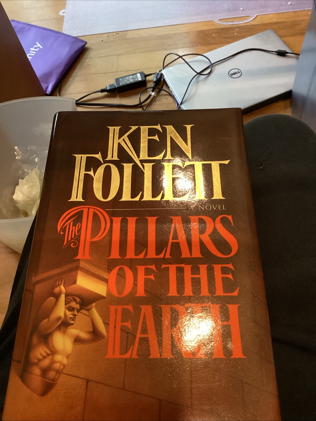 The Pillars of the Earth Ken Follett FIRST EDITION (HC 1989) VG