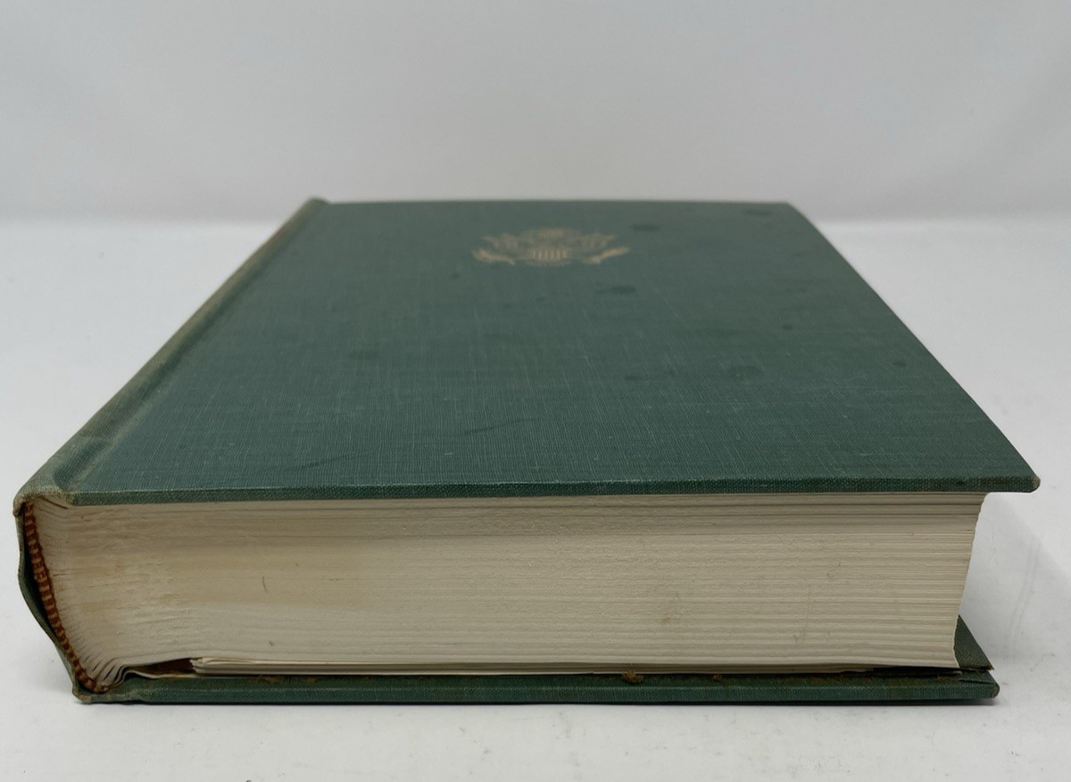 US Army in WWII War Pacific Approach To Philippines Robert Ross Smith HC Green