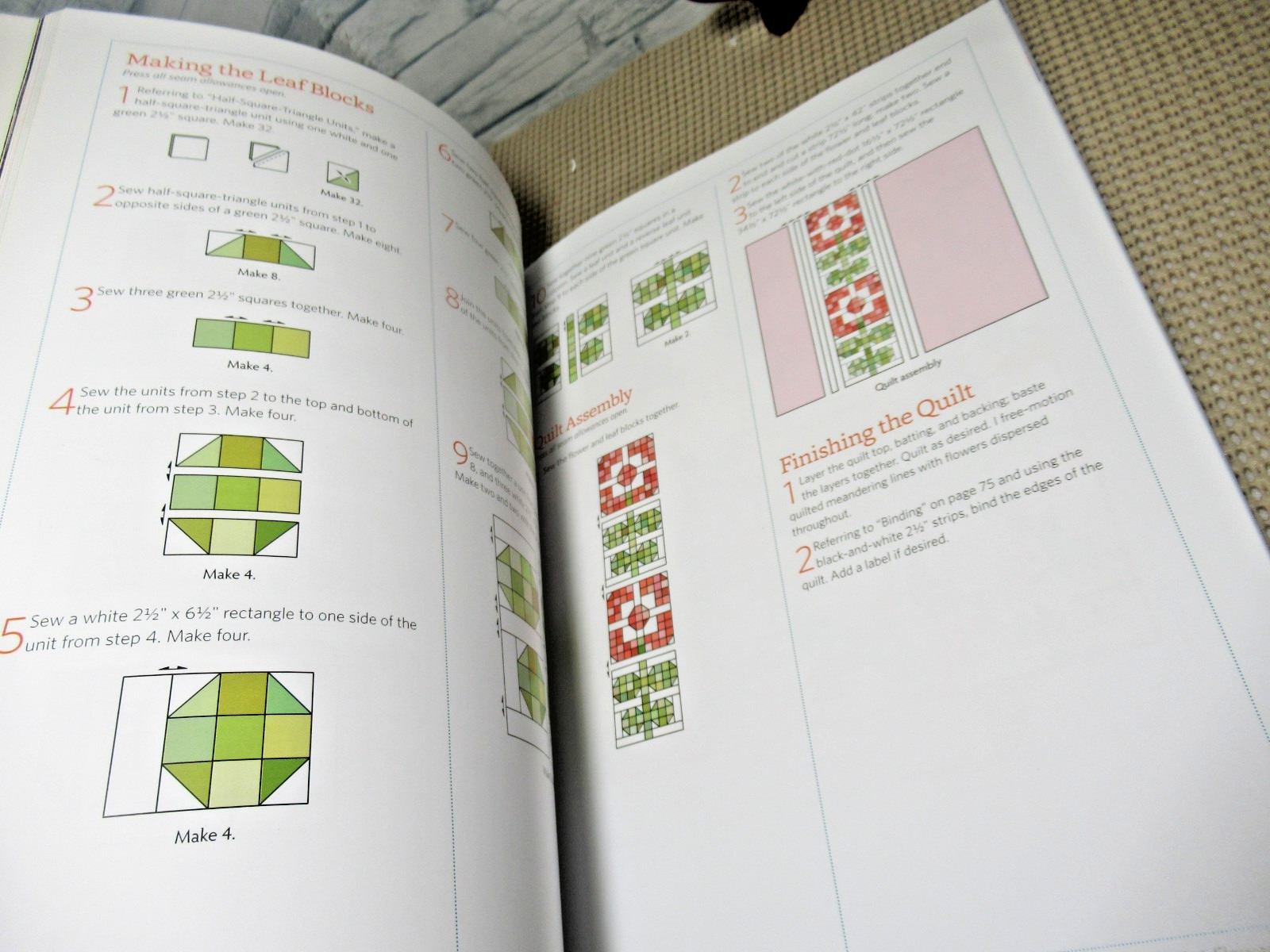 Striking Strip Quilts/ 16 Amazing Patterns for 2 1/2-Strip .. /by Kate Henderson