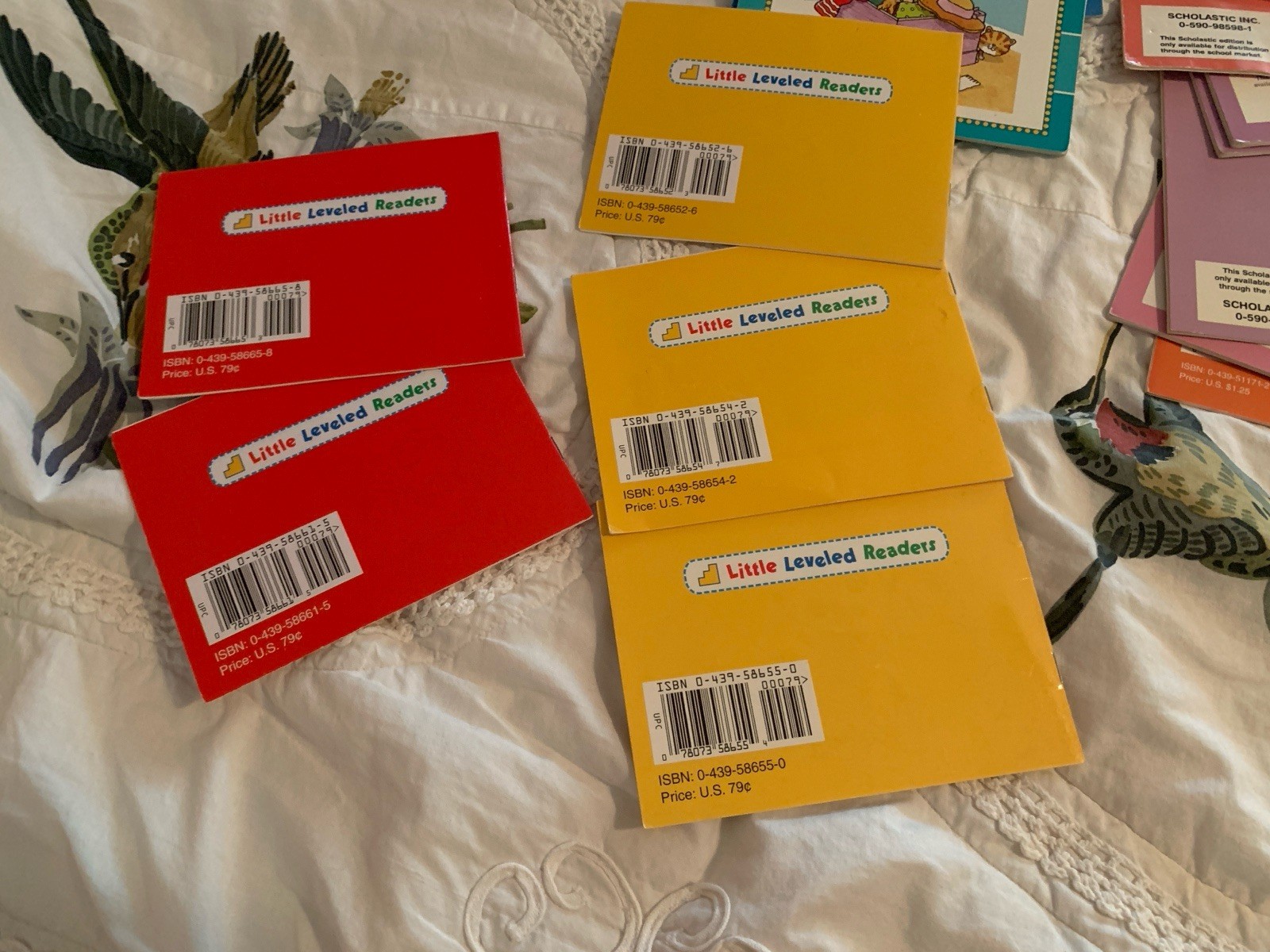 81 Kids Scholastic Readers Mostly Phonics & Some Sight