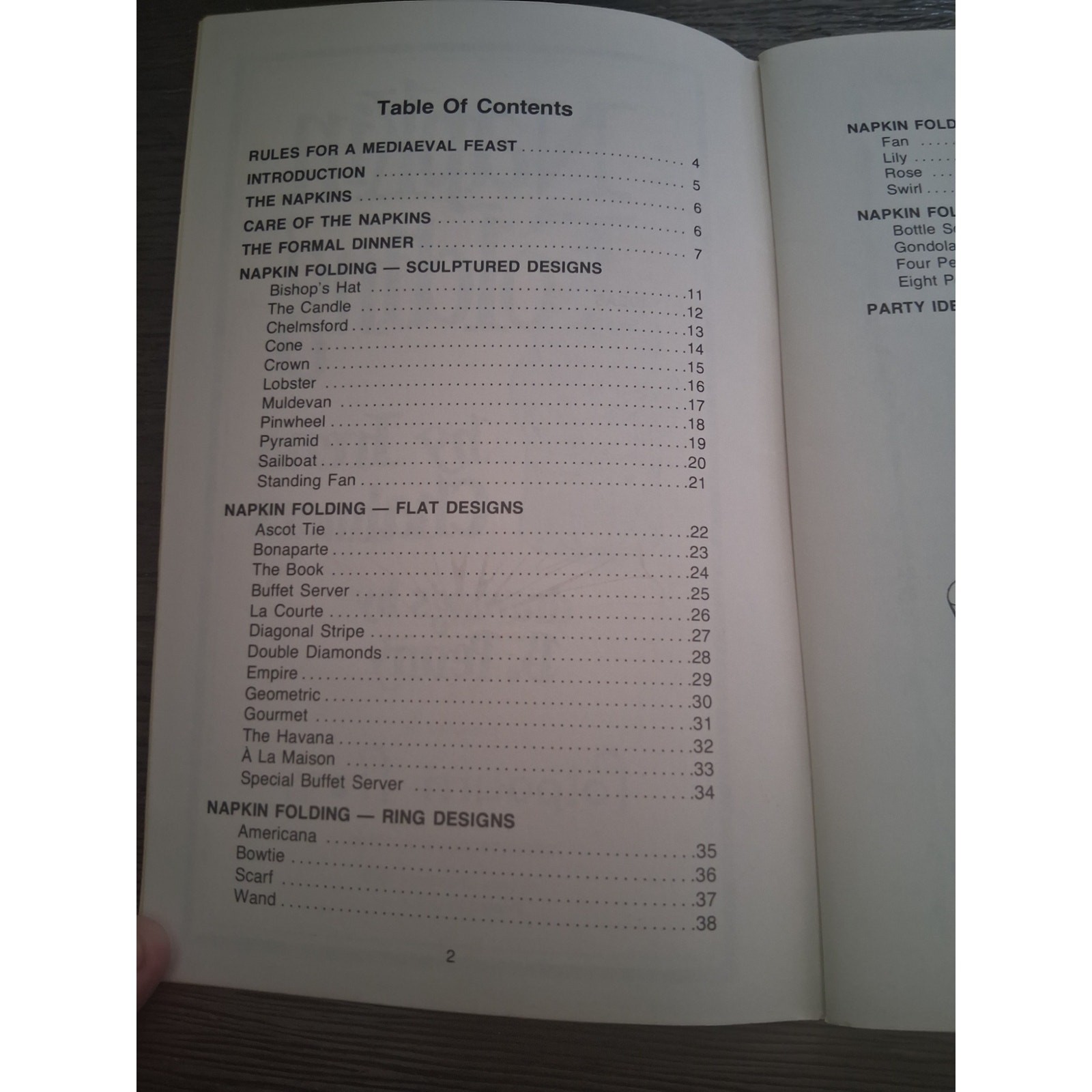 Napkin Folding Book, Instruction by Irena Chalmers (How to fold Napkins)