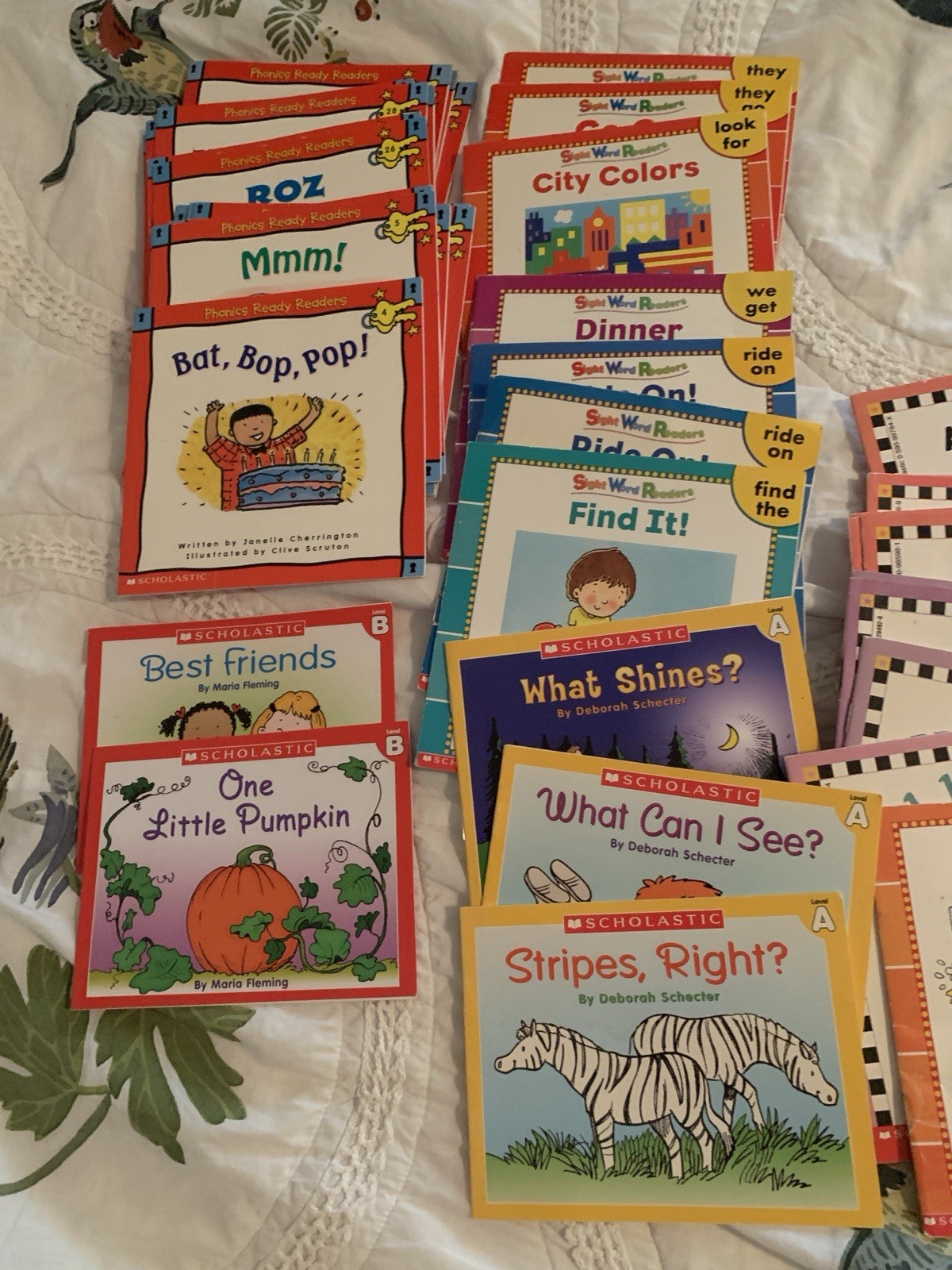 81 Kids Scholastic Readers Mostly Phonics & Some Sight