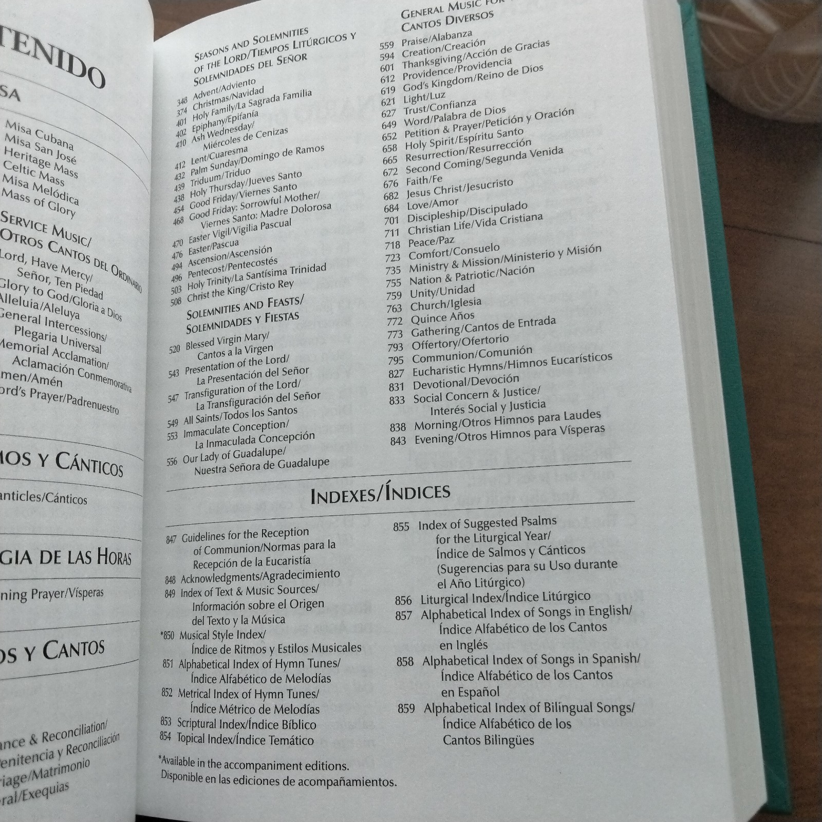 One Faith, Una Voz: Assembly Book HC English-Spanish Catholic Hymnal 2005