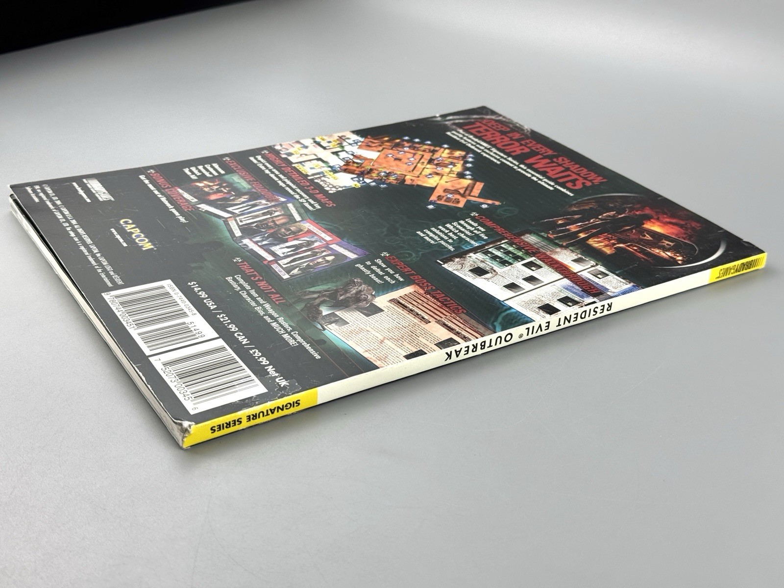 Resident Evil: Outbreak Official Strategy Guide BradyGames Capcom Paperback 2004