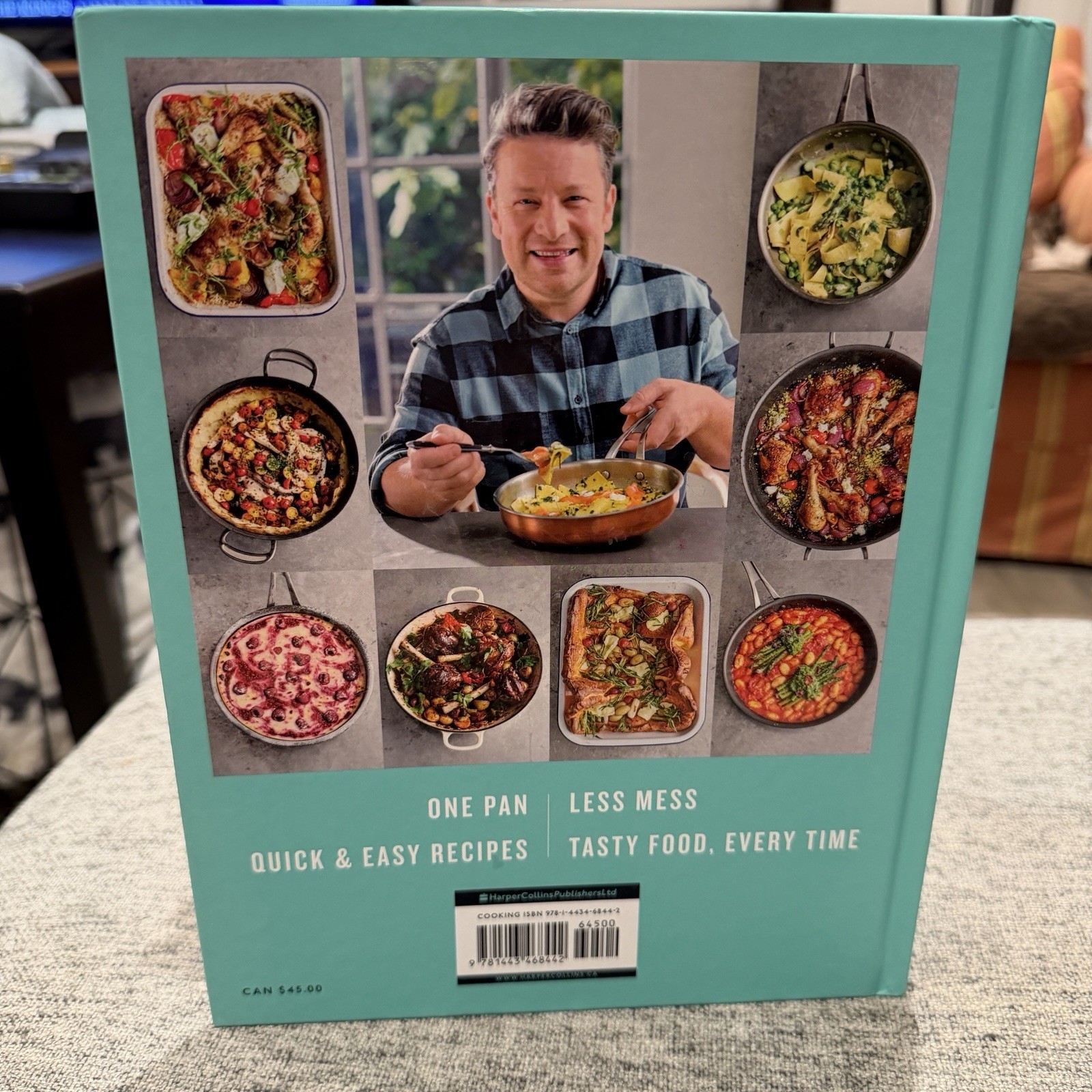 Jamie Oliver – One: Simple One-Pan Wonders. English, 312 Pages