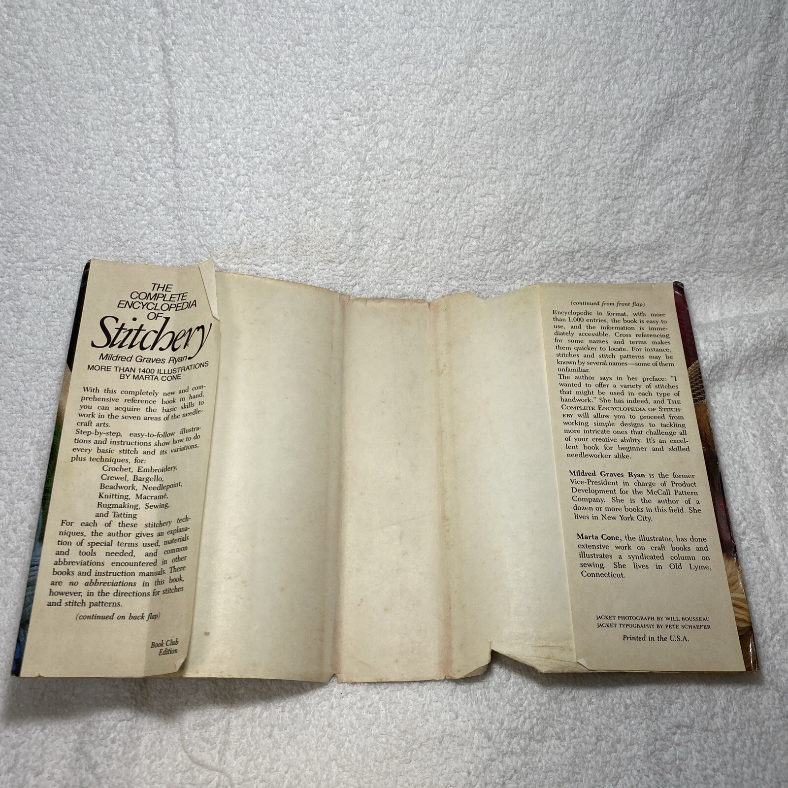 Vintage The Complete Encyclopedia of Stitchery by Mildred Graves Ryan 1979 HC DJ