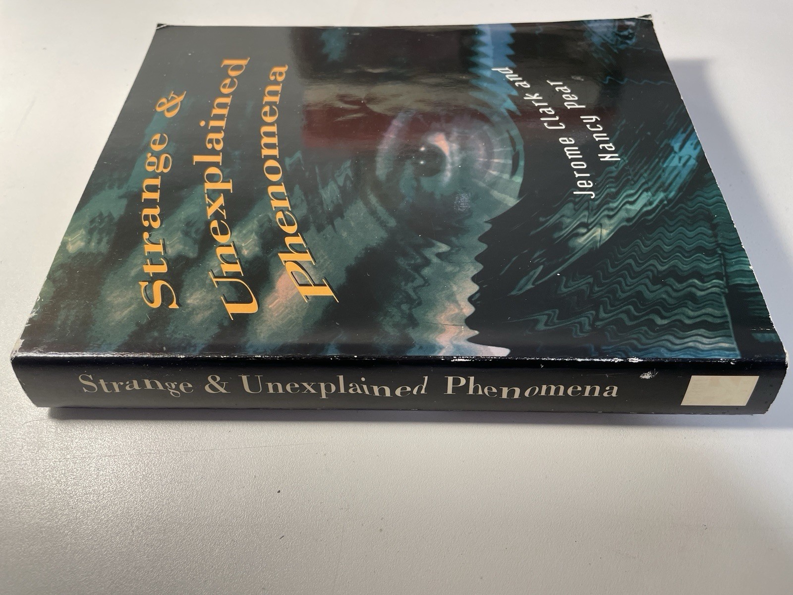 Strange and Unexplained Phenomena – Paperback By Jerome Clark 1997- Excellent