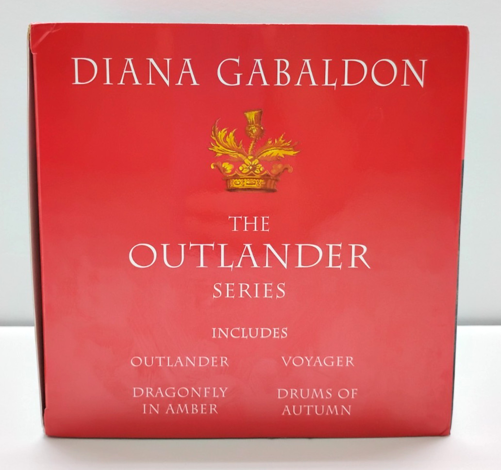 Outlander 4 Book Box Set Lot Dragonfly in Amber Voyager Drums of Autumn Gabaldon