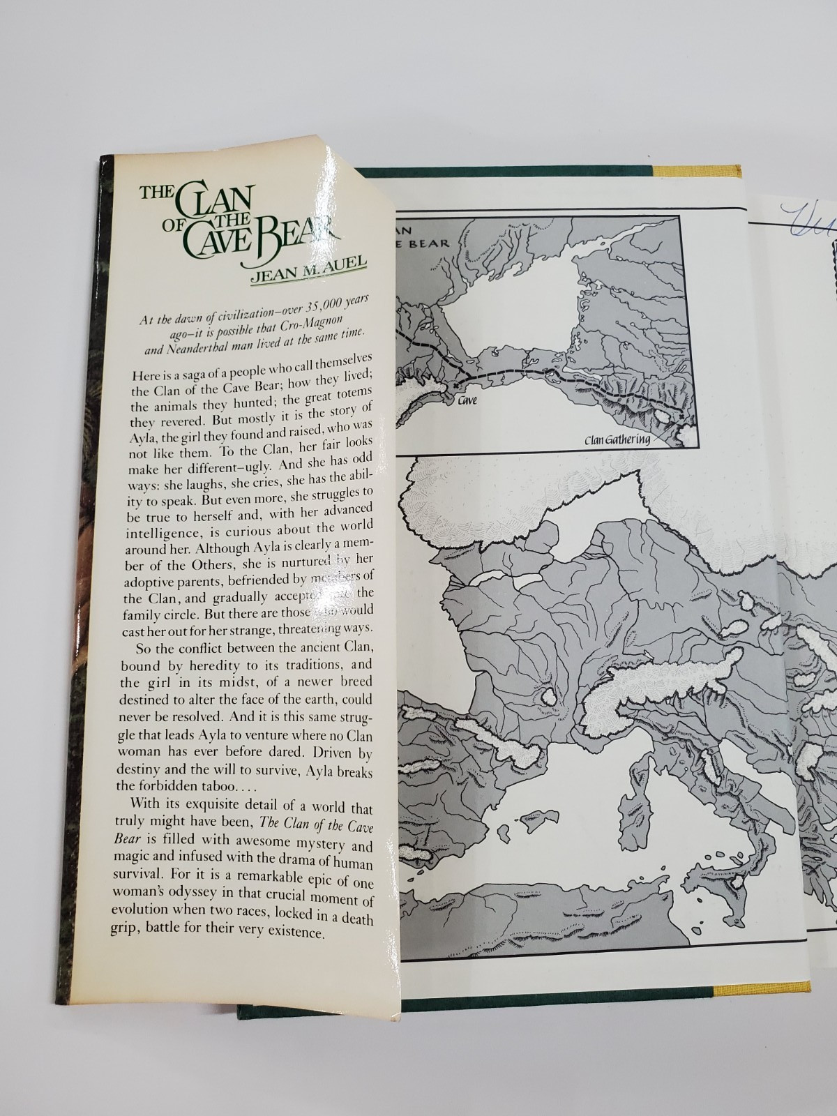 The Clan of the Cave Bear by Jean M Auer (1980, Crown) Vintage Hardcover