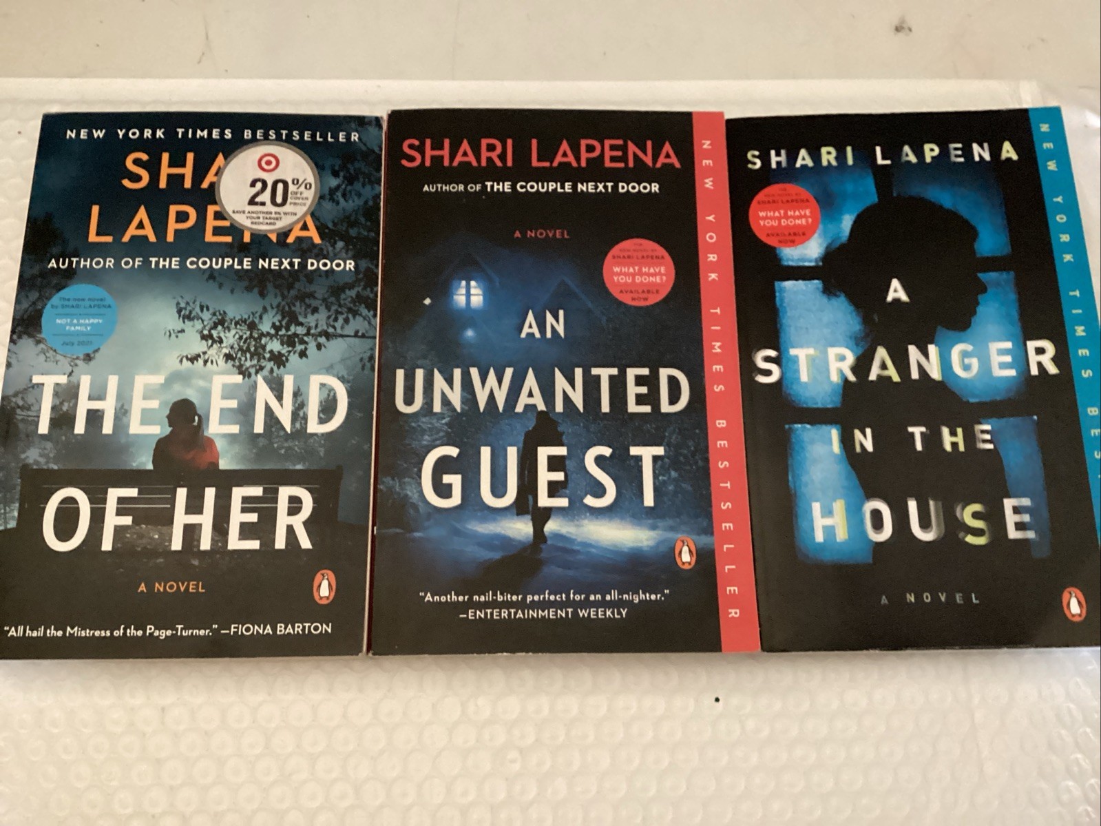 LOT 3 PB SHARI LAPENA UNWANTED GUEST THE END OF HER STRANGER IN THE HOUSE