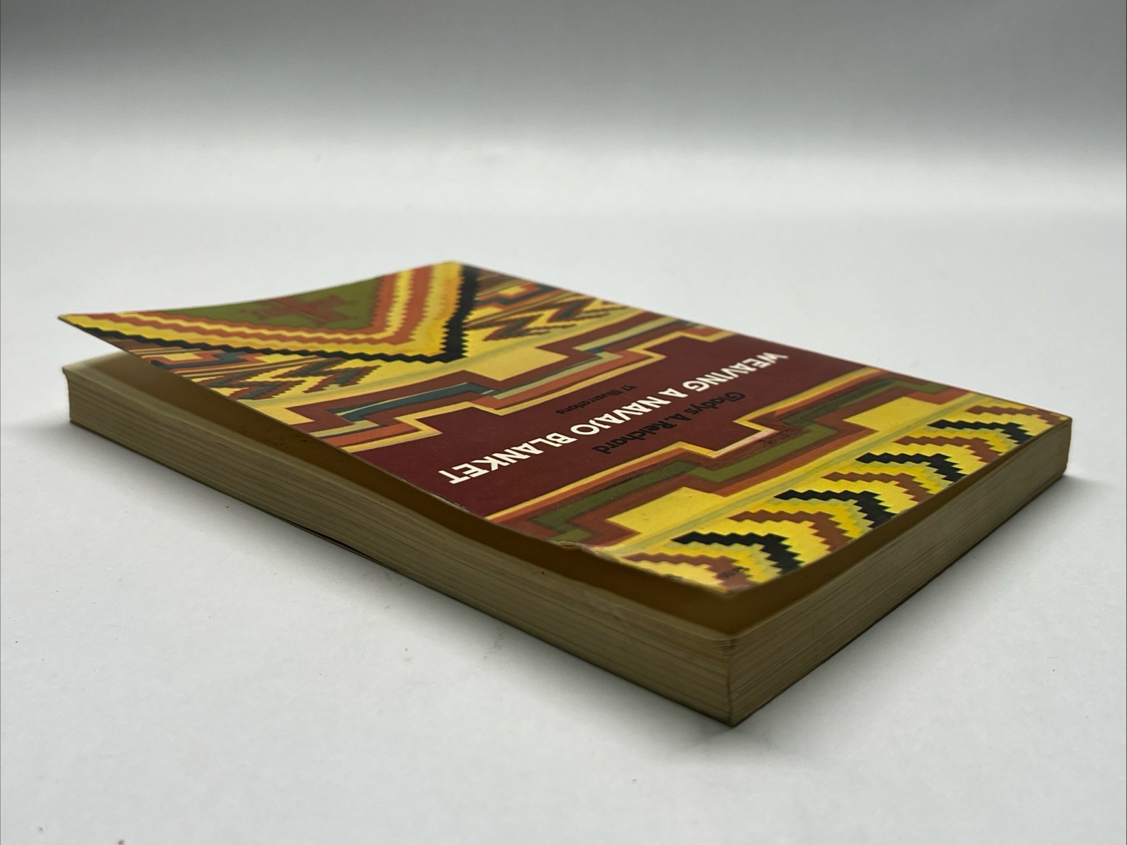Weaving a Navajo Blanket by Gladys A. Reichard (2011, Paperback