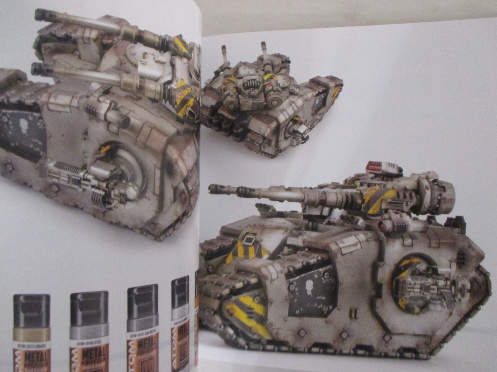 THE WEATHERING TECHNICAL GUIDE 01 – Metallized – 98 pages, English and Spanish