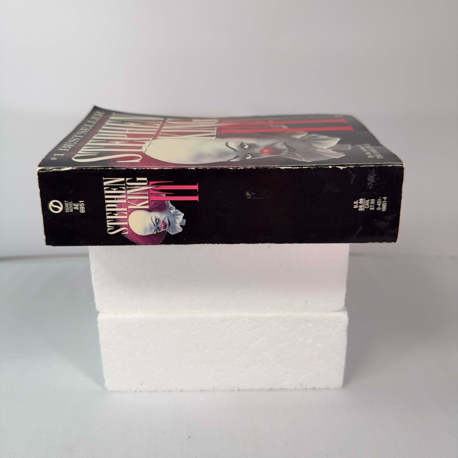Stephen King IT Signet Paperback 1990 Tim Curry Pennywise ABC TV Tie-In Cover