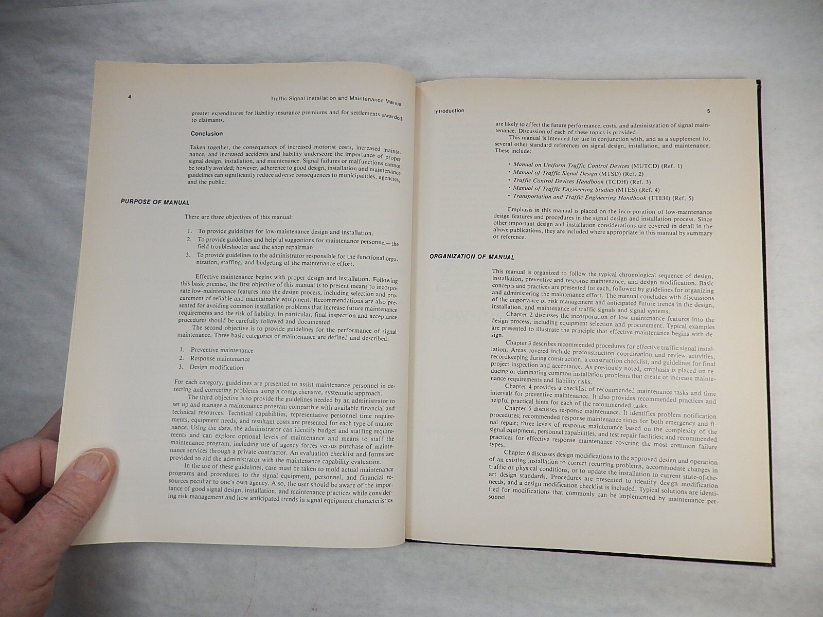 Traffic Signal Installation and Maintenance Manual by James M. Giblin, 1989