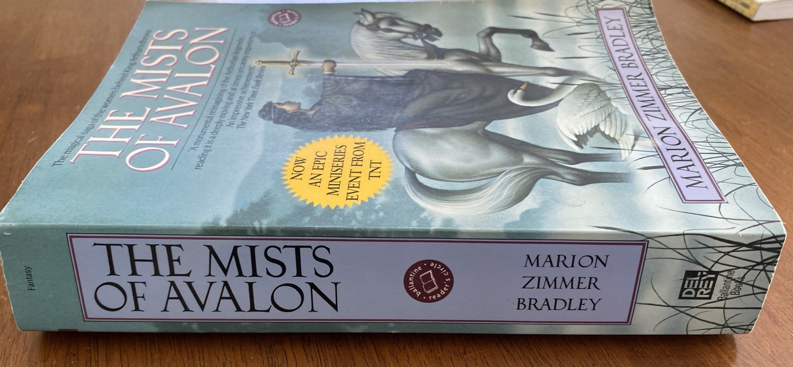 The Mists of Avalon by Marion Zimmer Bradley, Ballantine Books PB 1982 Epic