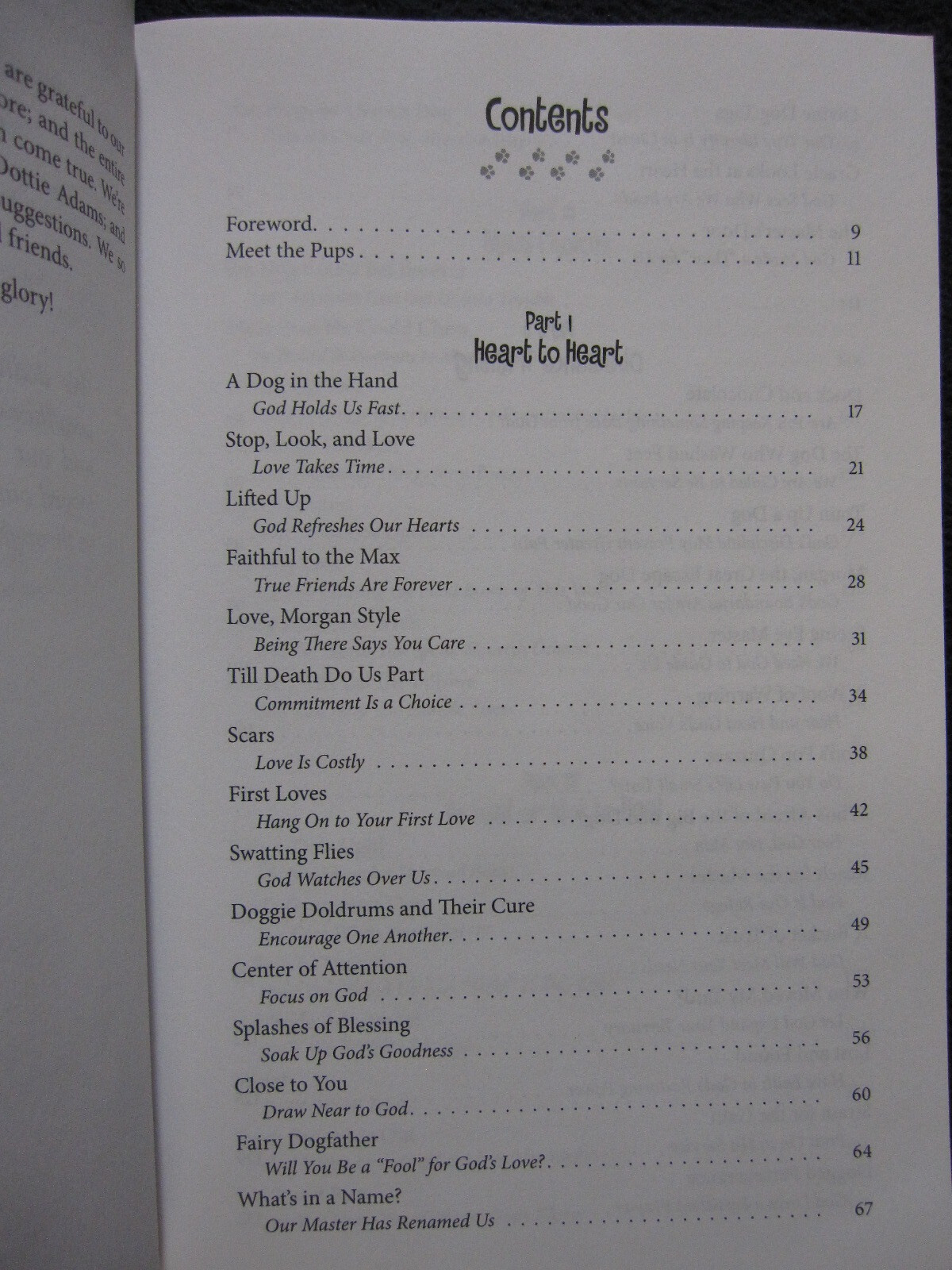 Four Paws from Heaven: Devotions for Dog Lovers M.R. Wells; Kris Young and Con..