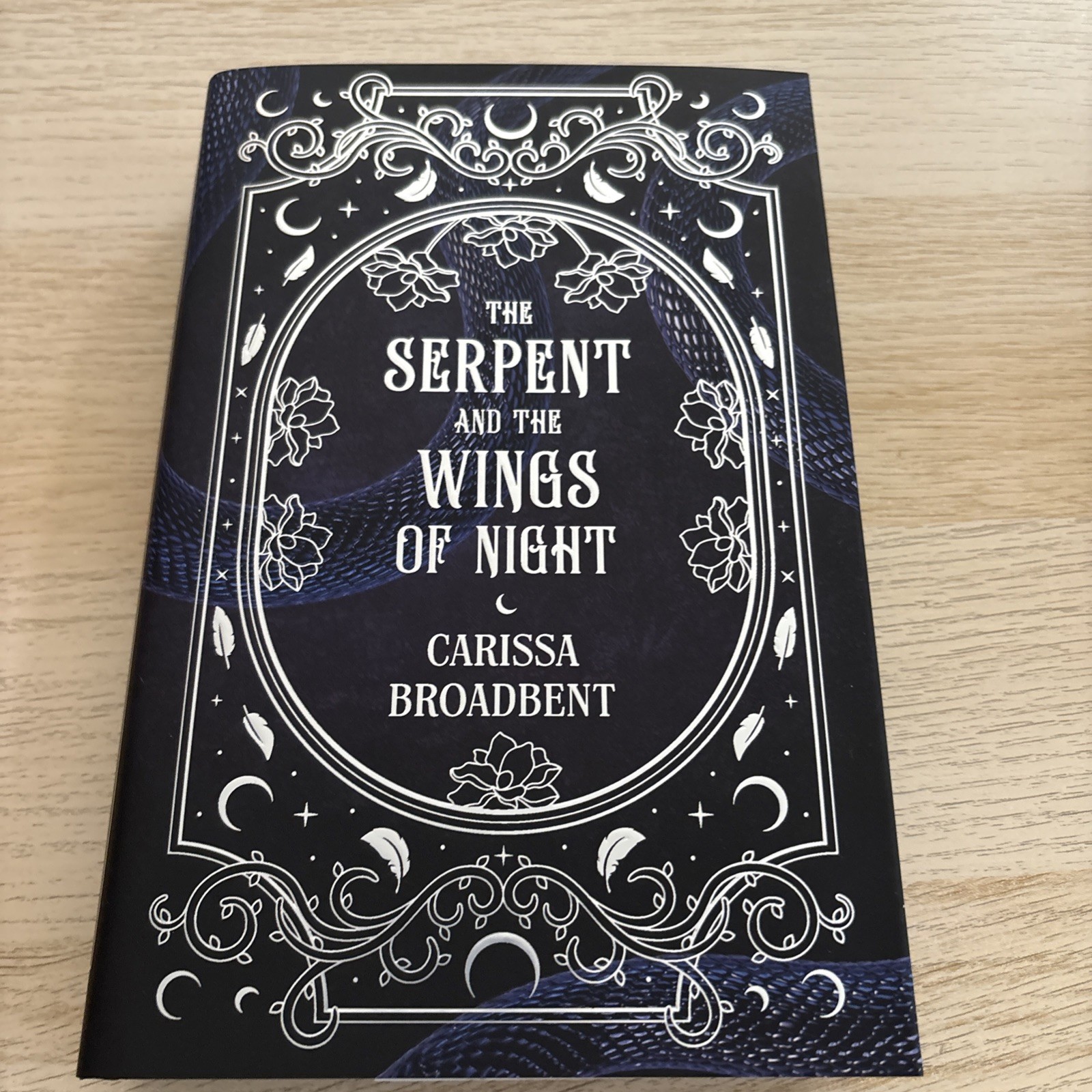 Signed Fairyloot Crowns Of Nyaxia (#1-2) Carissa Broadbent Sprayed Edges