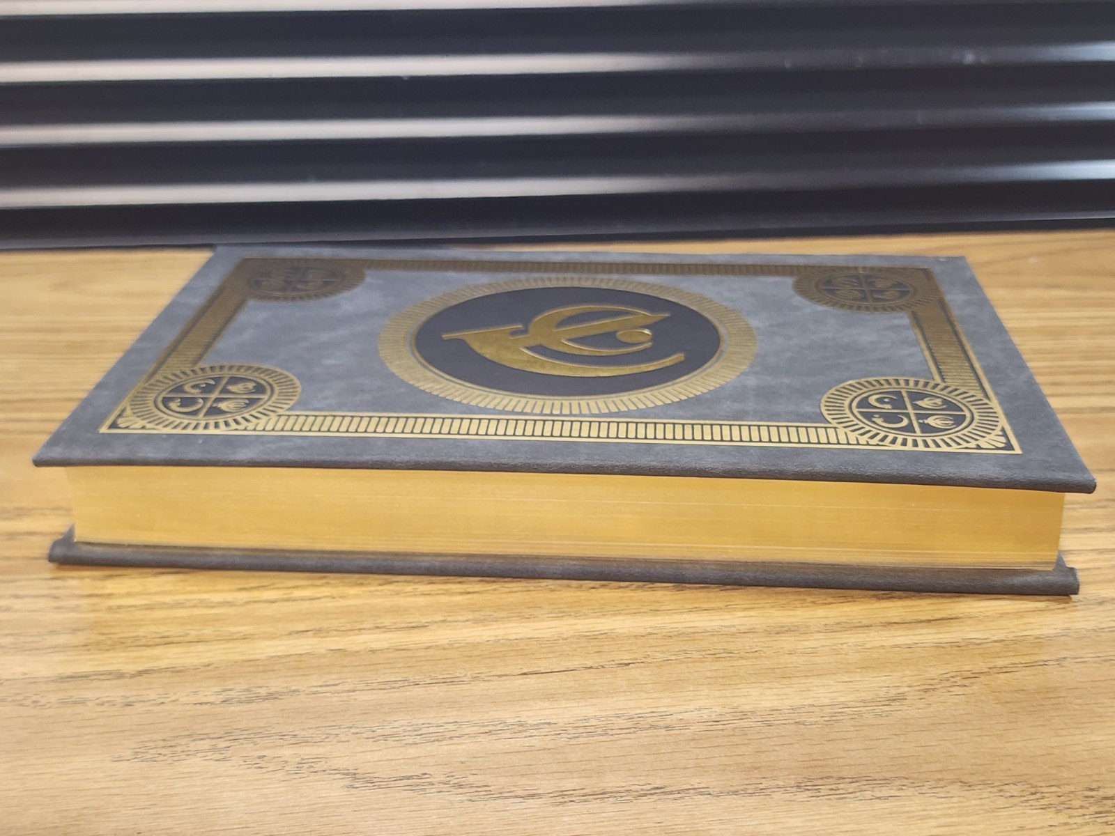 The Alloy Of Law by Brandon Sanderson – Leatherbound – Signed – Mint