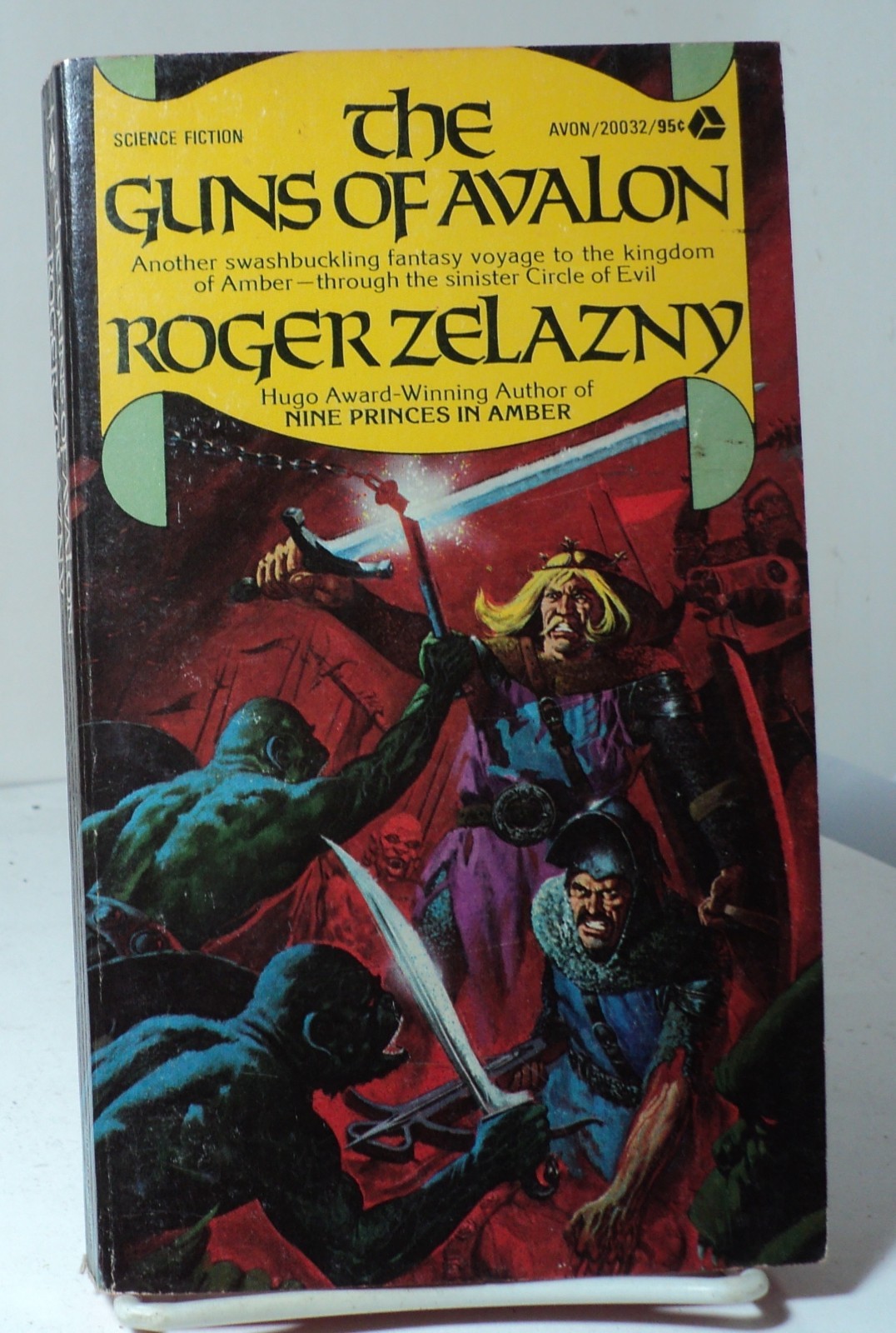 The Guns of Avalon by Roger Zelazny – Avon 20032 – 1974