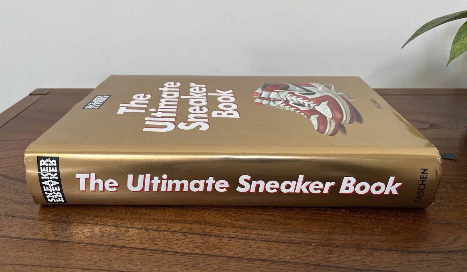 Sneaker Freaker The Ultimate Sneaker Book Simon Wood Shoe History 2018 Hardcover