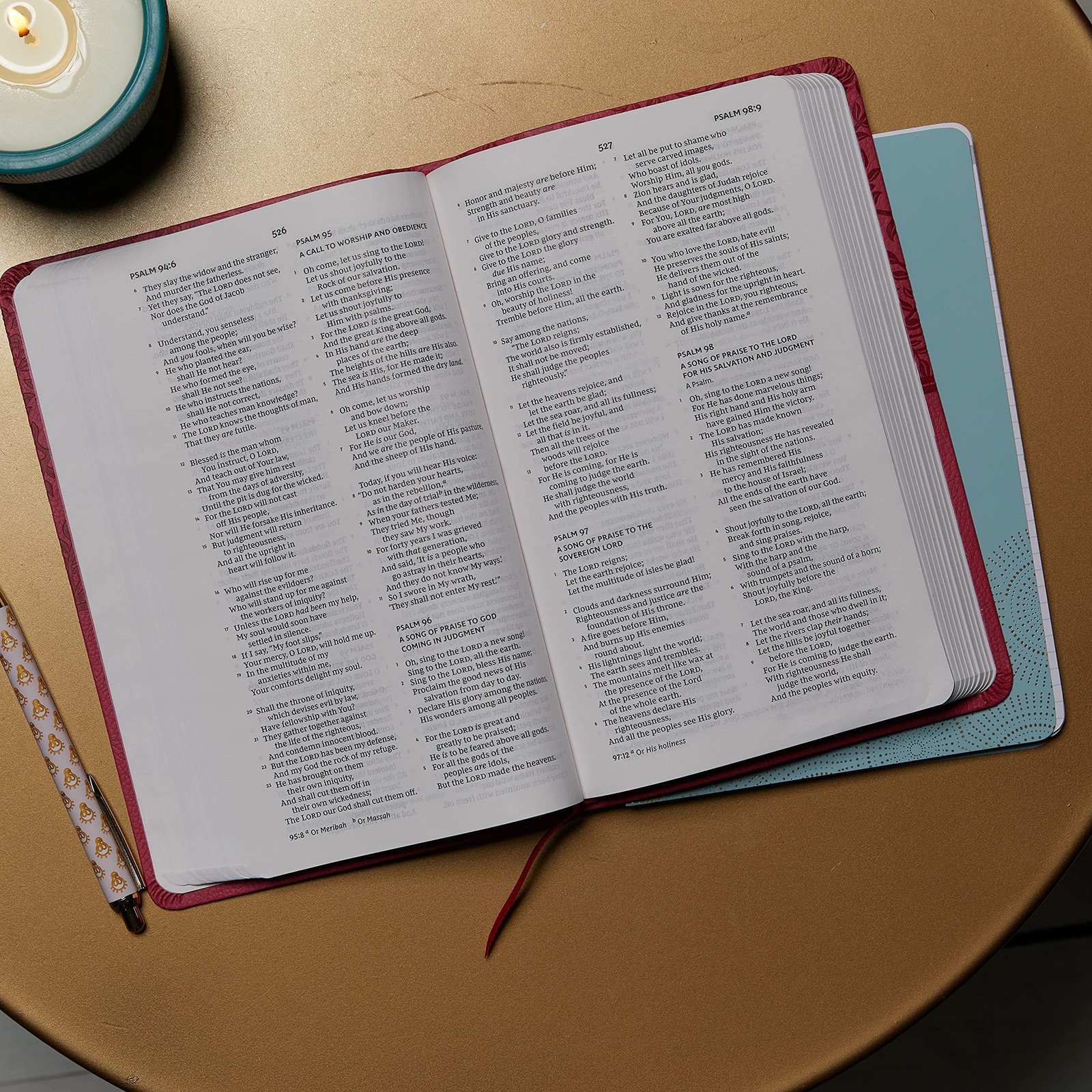 NKJV, Value Thinline Bible, Blue Leathersoft, Red Letter, Comfort Print: Holy…