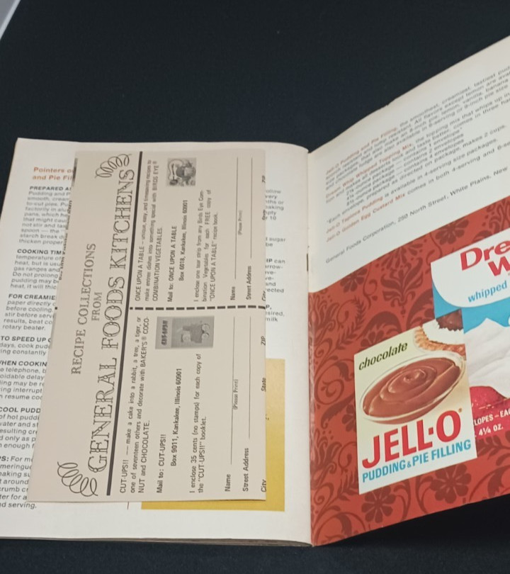 Jell-O Pudding Idea Book 1st Edition 1968 Vintage Cookbook Color Photos 44 Pages