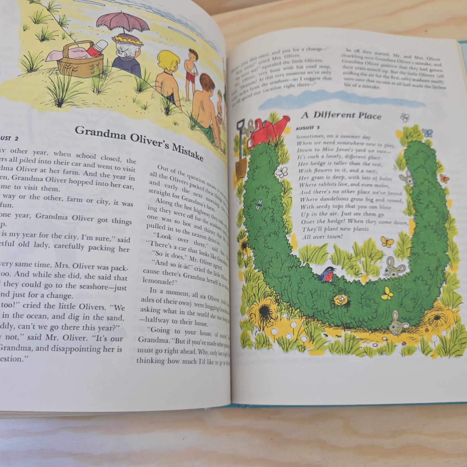 The Golden Book of 365 Stories Kathryn Jackson Golden Press Book Hardcover 1978