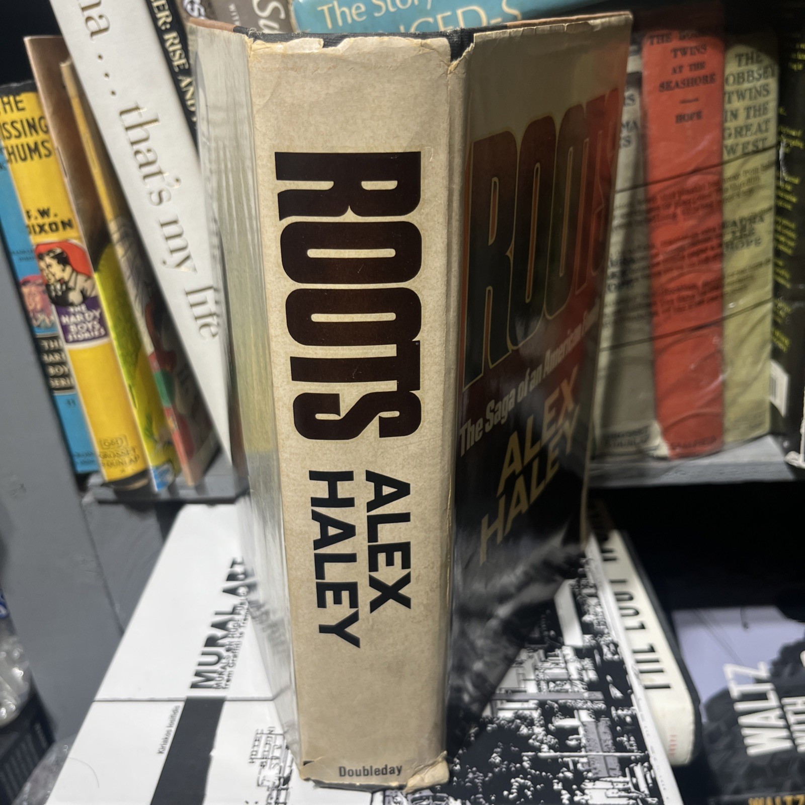 ROOTS by Alex Haley 1976 TRUE STATED FIRST EDITION; 1ST/1ST PRINTING Vtg HC DJ