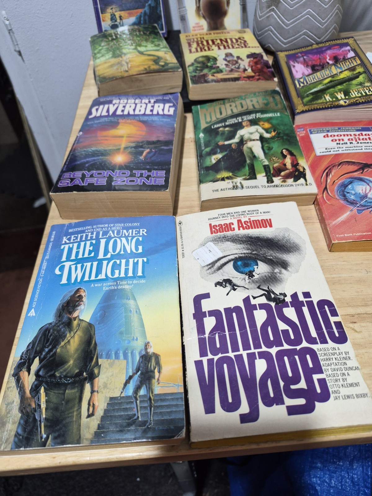 Lot Of 10 Sci Fi Paperback Books TITLES SEEN