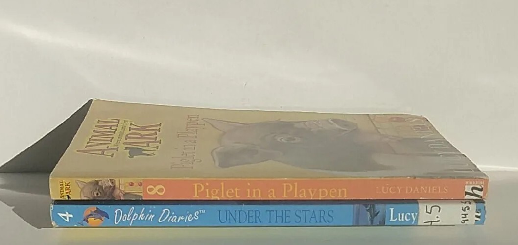 Lucy Daniels Dolphin Diaries / Piglet In A Playpen Lot of 2 Paperback Books