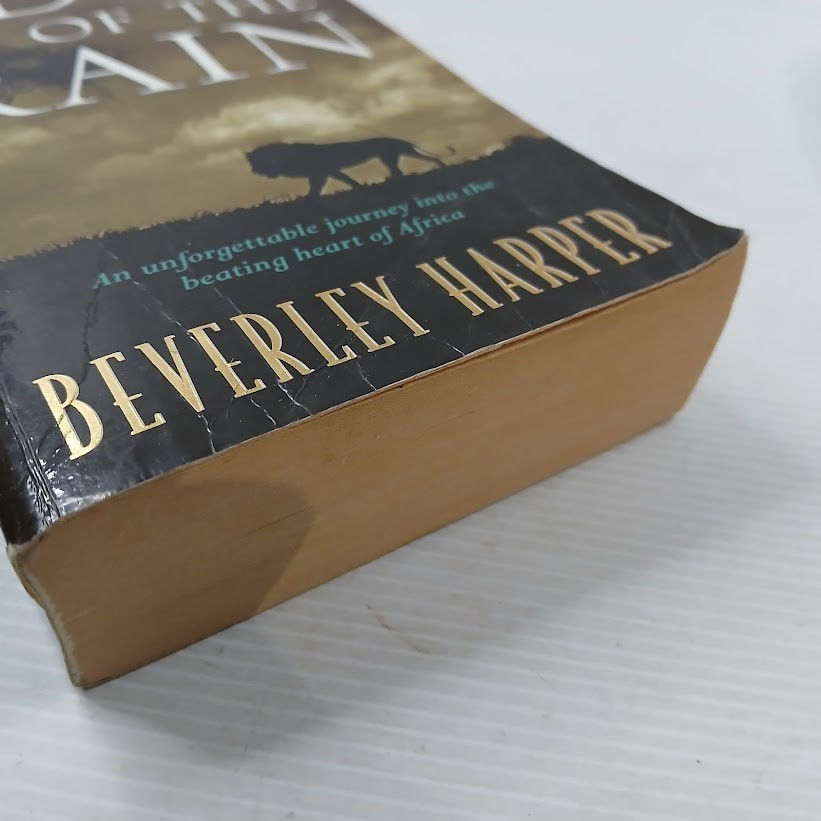 Edge of the rain – Beverley Harper – small paperbck