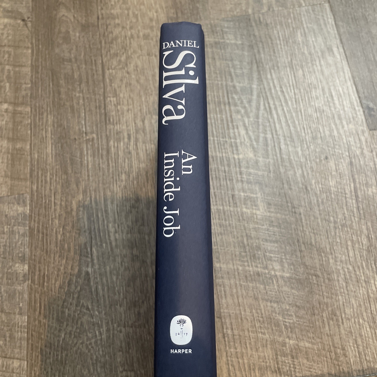 SIGNED First Edition – Inside Job : A Novel by Daniel Silva (2025, Hardcover/DJ)