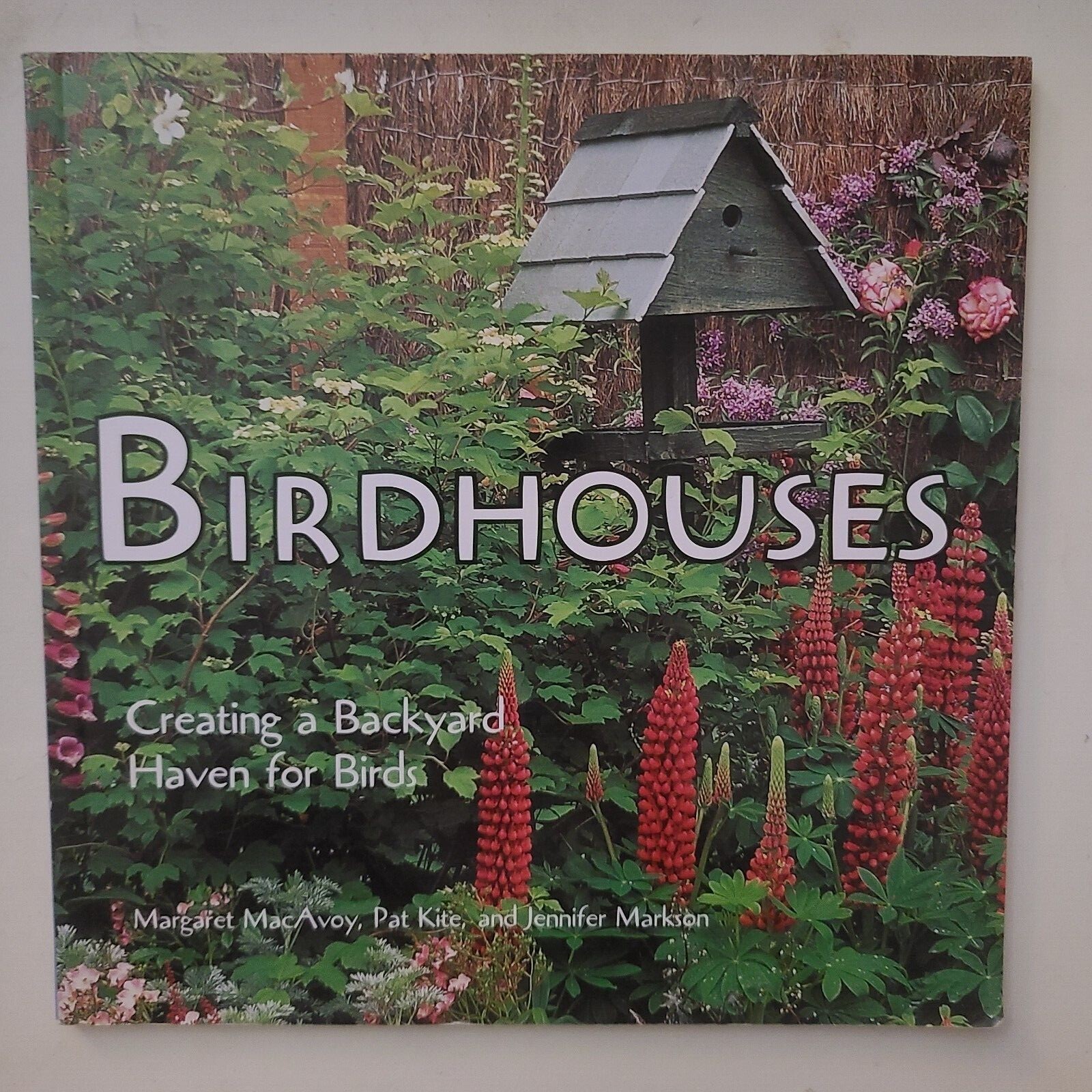 2 Book Lot ~ BIRDHOUSES + COMPLETE GUIDE TO BIRD FEEDING ~ HB/PB – VG
