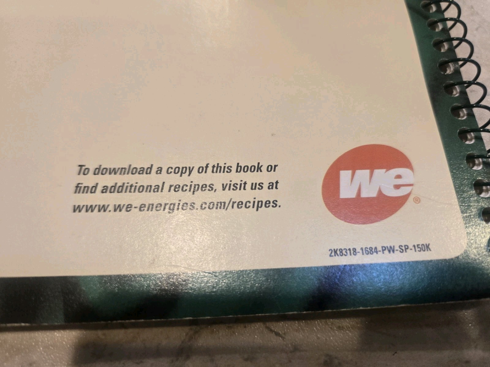 2008 WE Energies Christmas Cookie Cookbook Wisconsin Electric 80th CLEAN