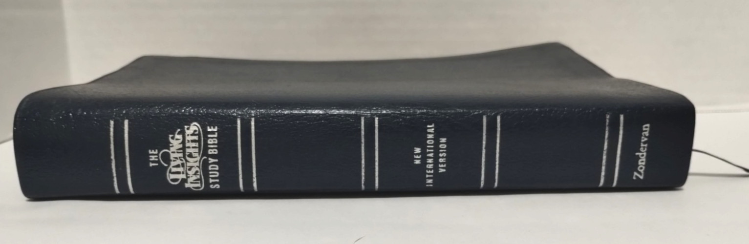 The Living Insights Study Bible NIV Zondervan Bonded Leather 1996 Swindoll Navy